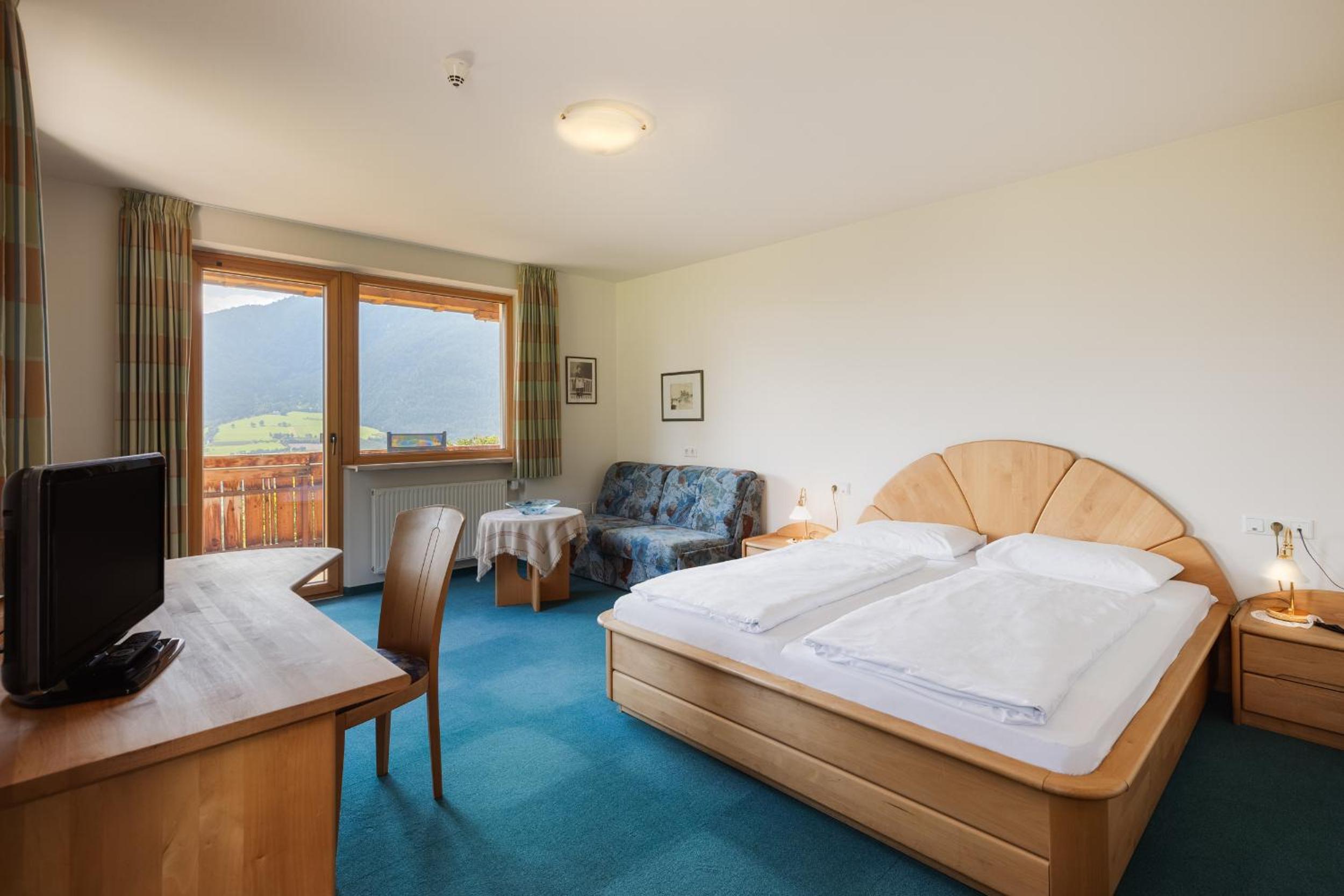 Comfort Double Room with Balcony - Photo 2