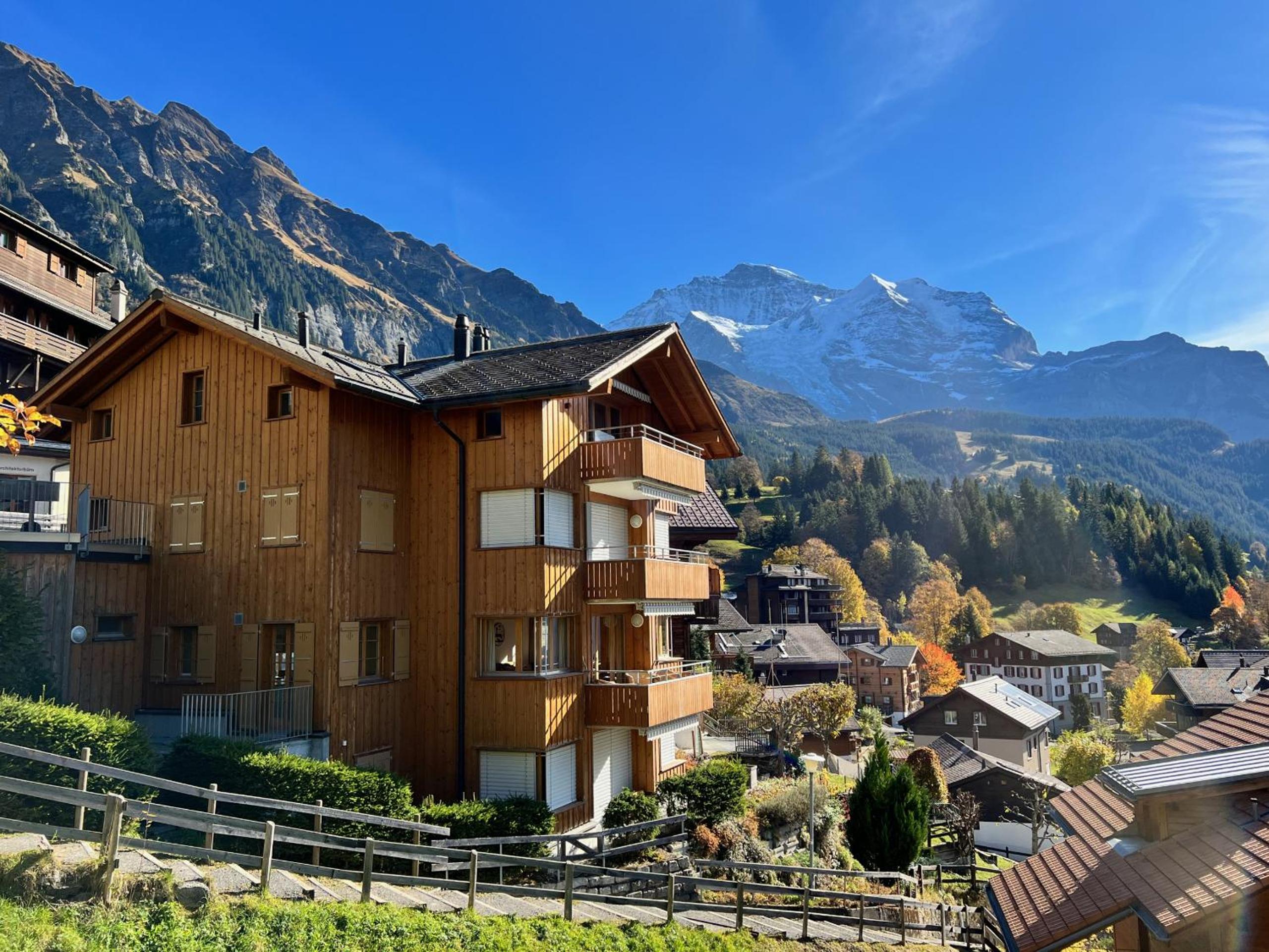 Apartment with Mountain View photo 2