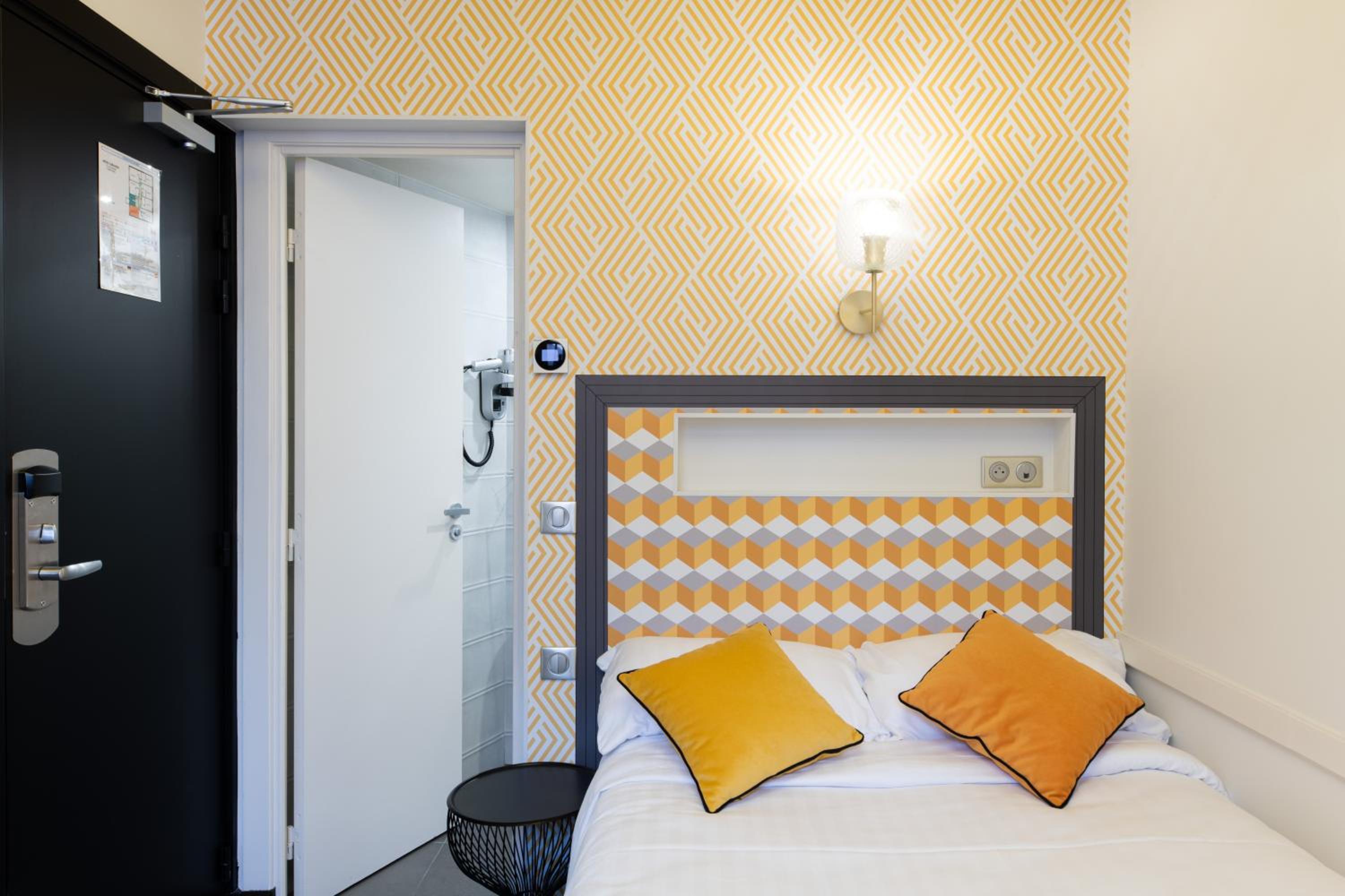 Single Room photo 2