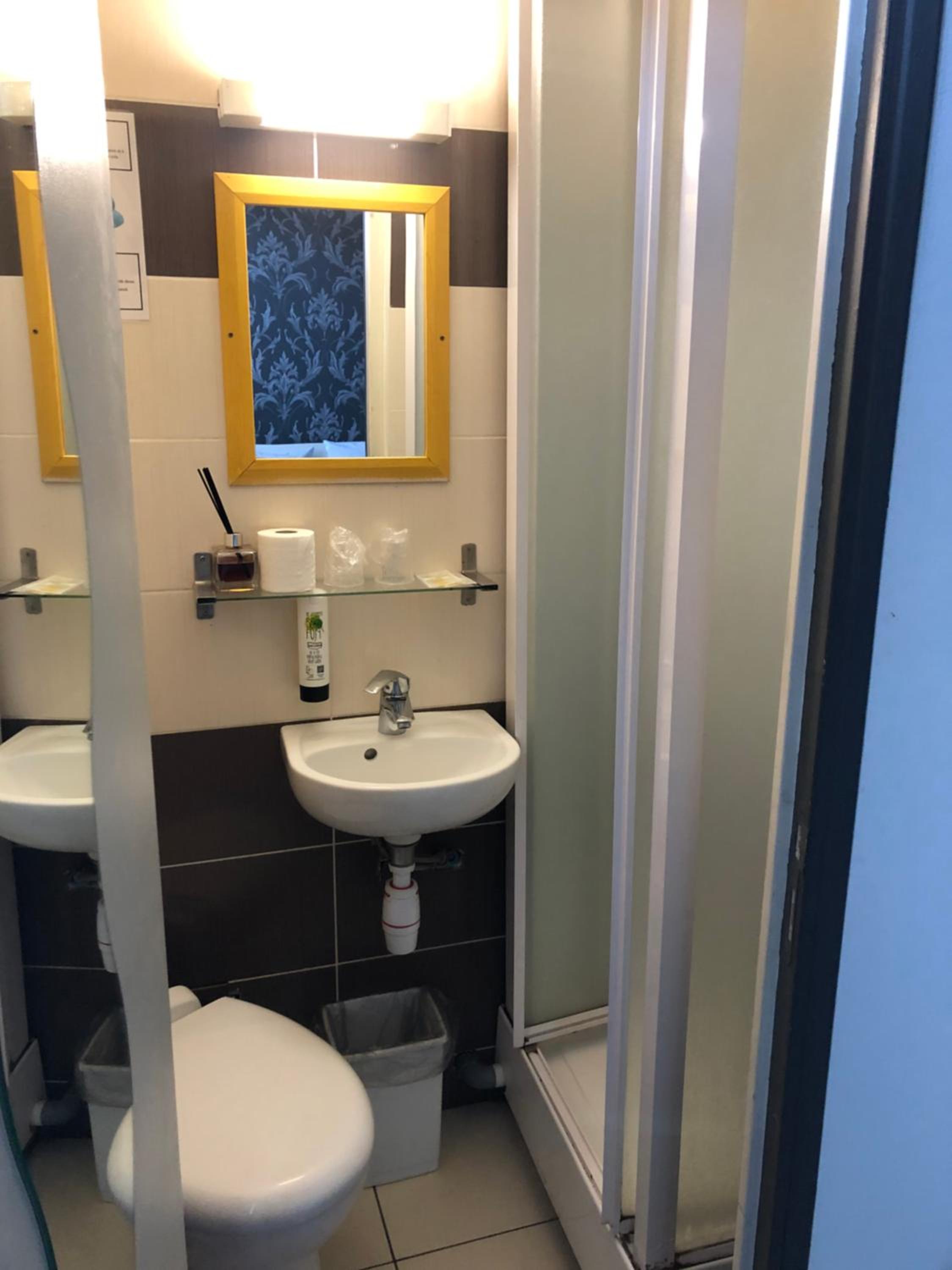 Small Single Room photo 2