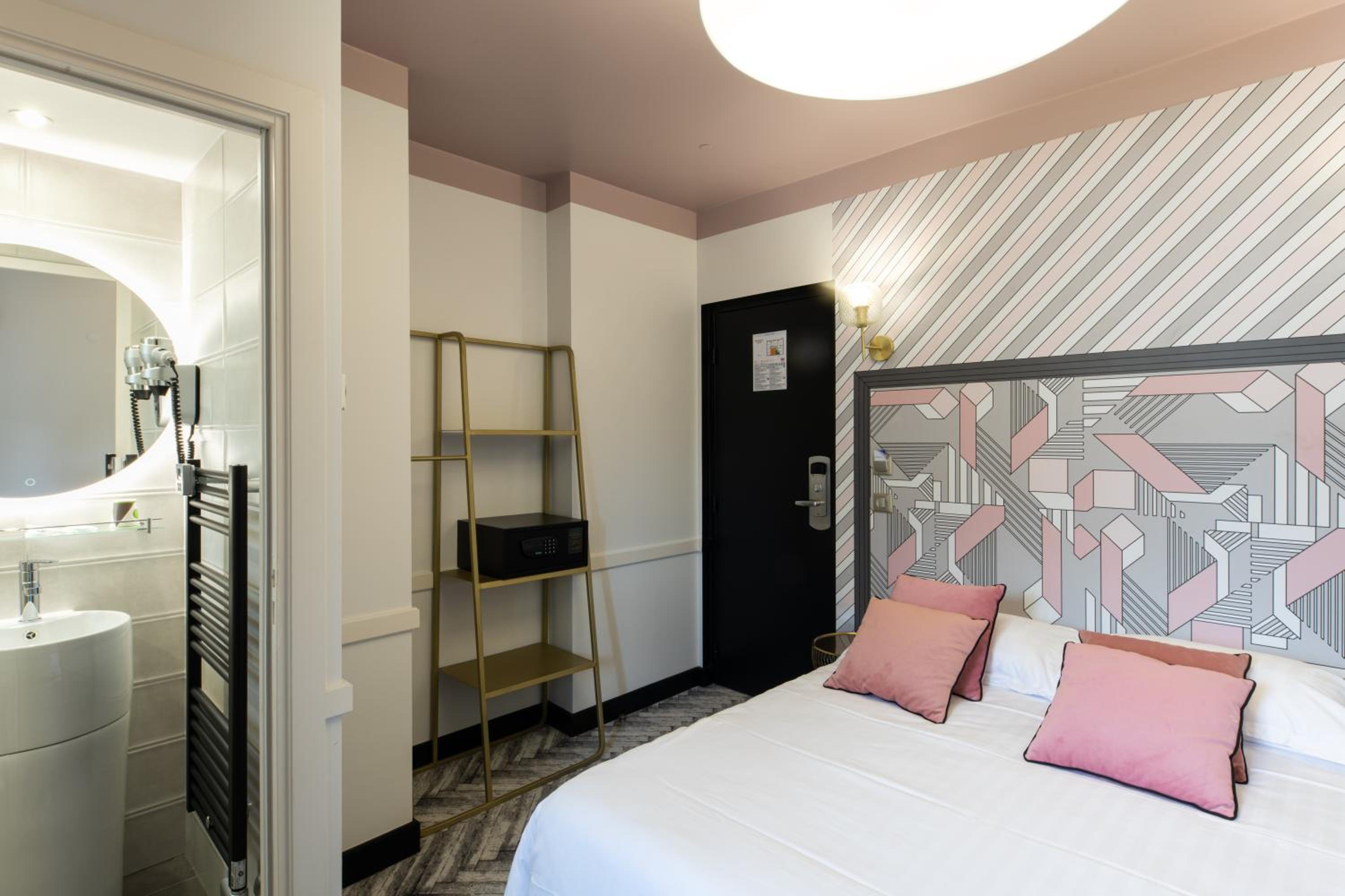 Single Room photo 3
