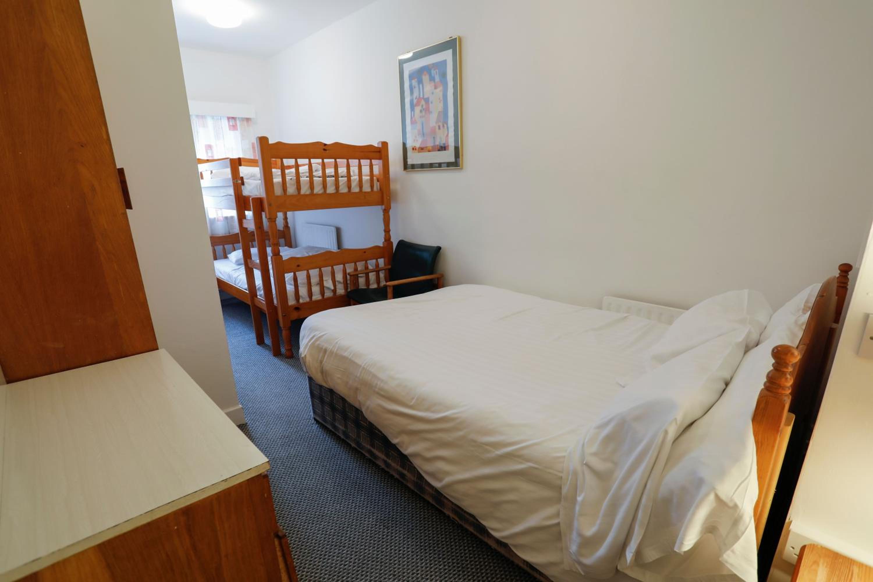 One-Bedroom Apartment photo 2