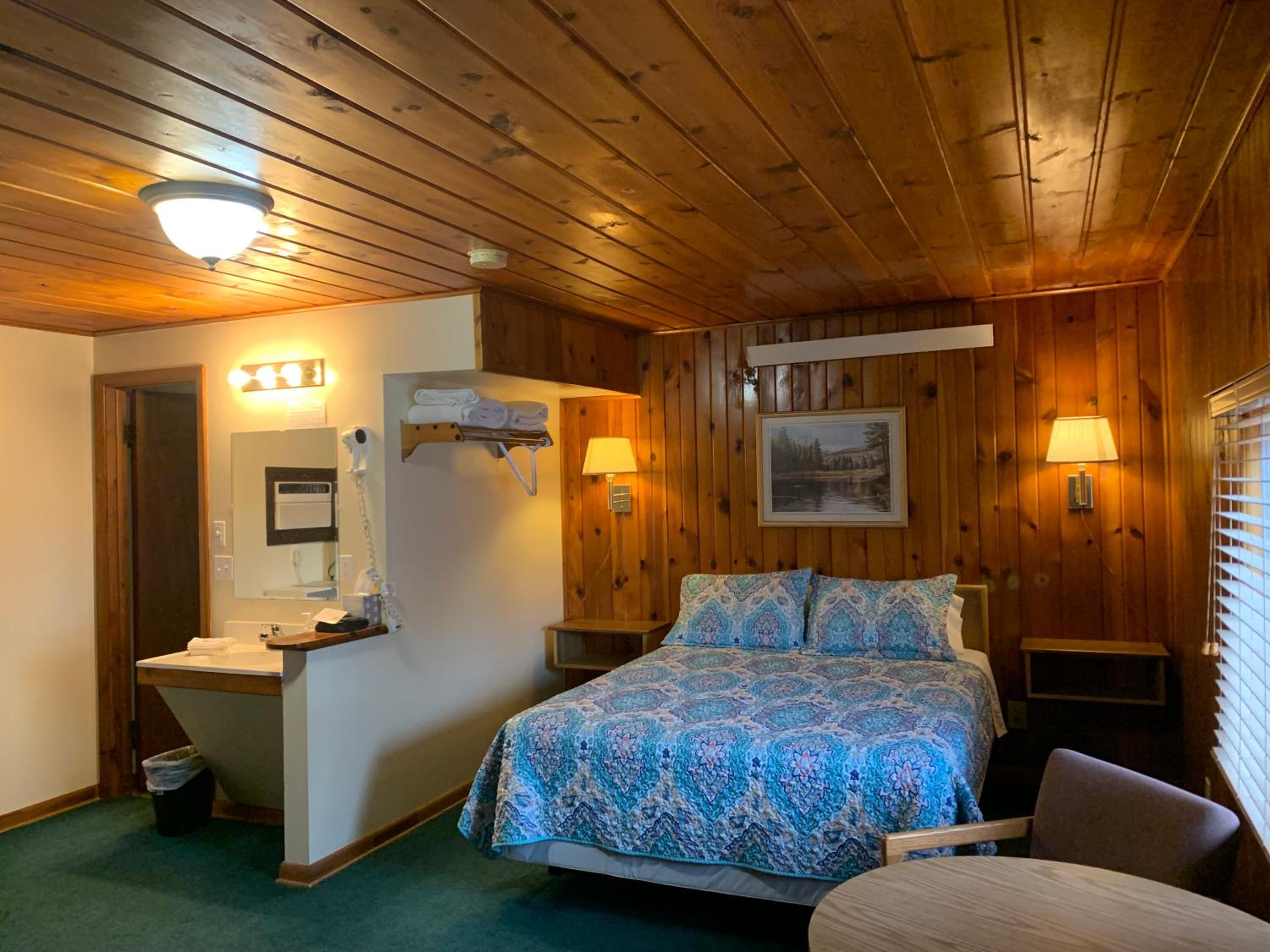 Deluxe Room (2 Adults + 1 Child) photo 2