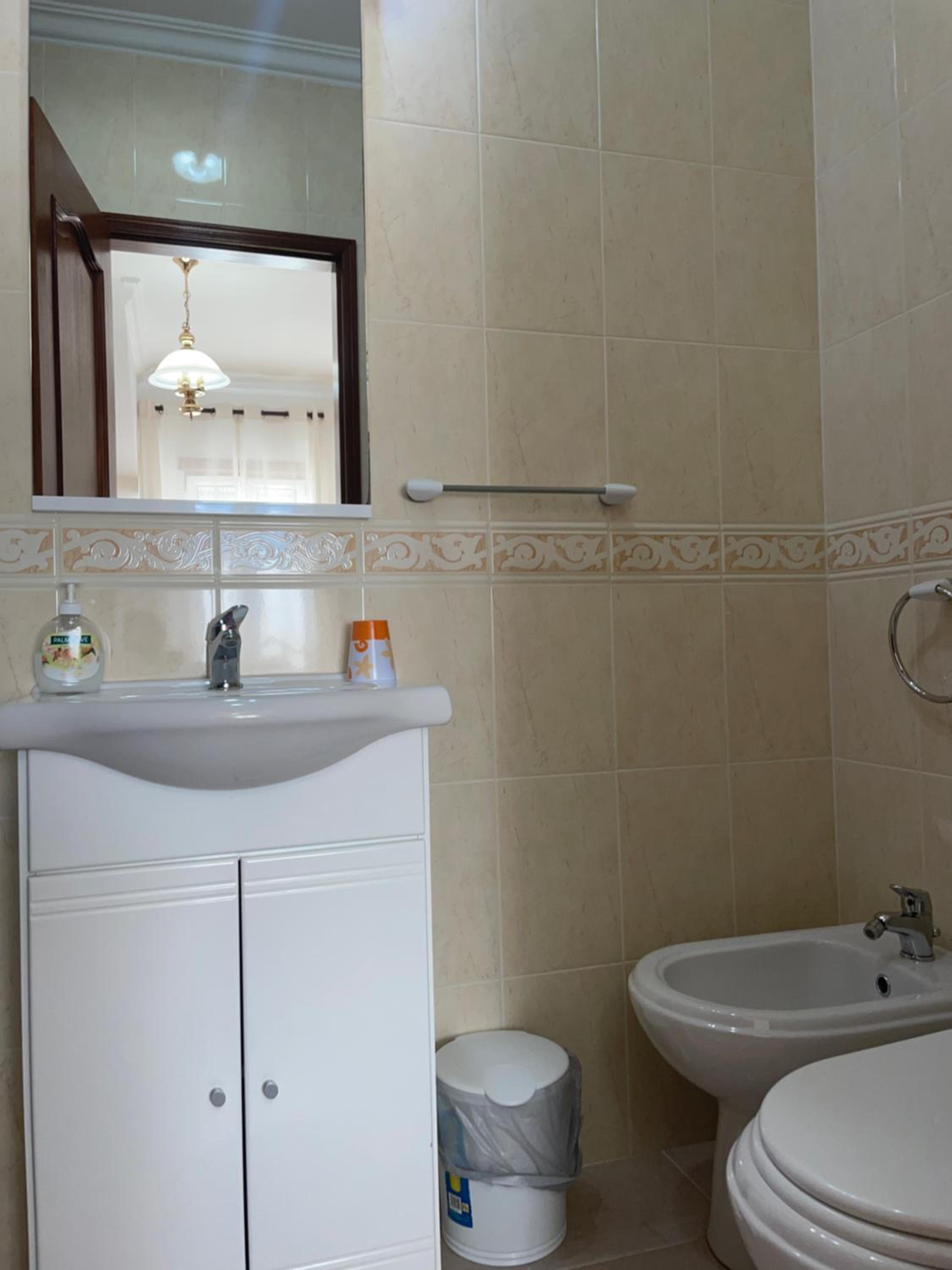 Double Room with Private Bathroom - Photo 3