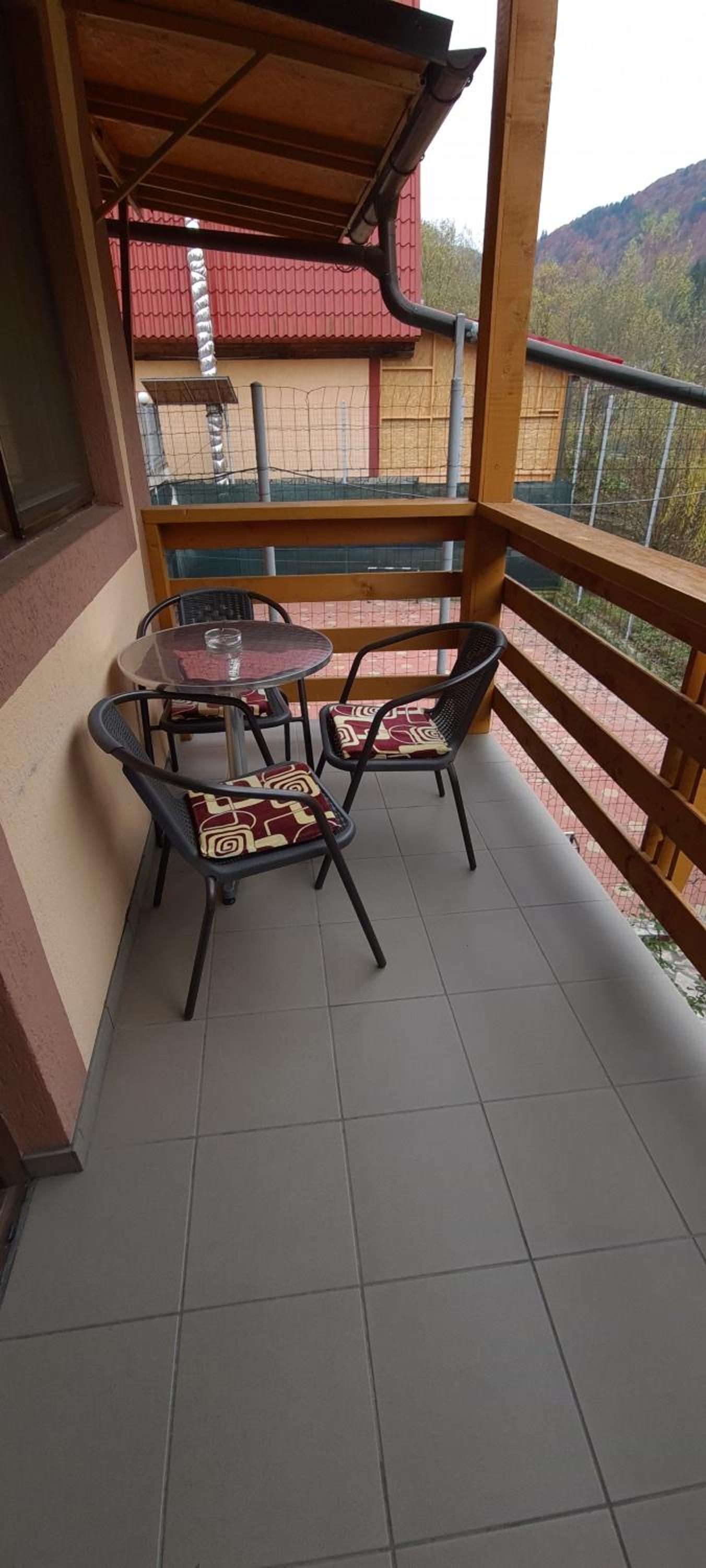 Family Room with Balcony photo 2