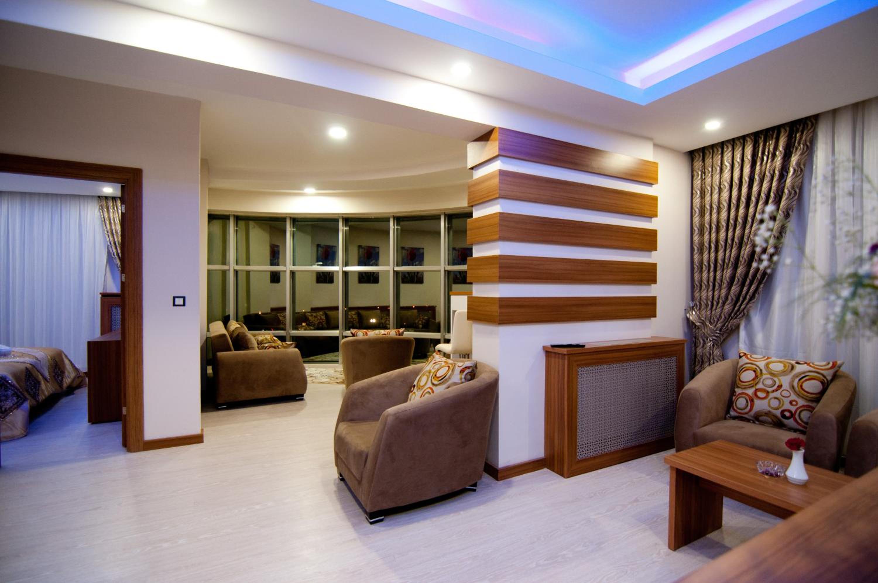 Deluxe Suite photo 2