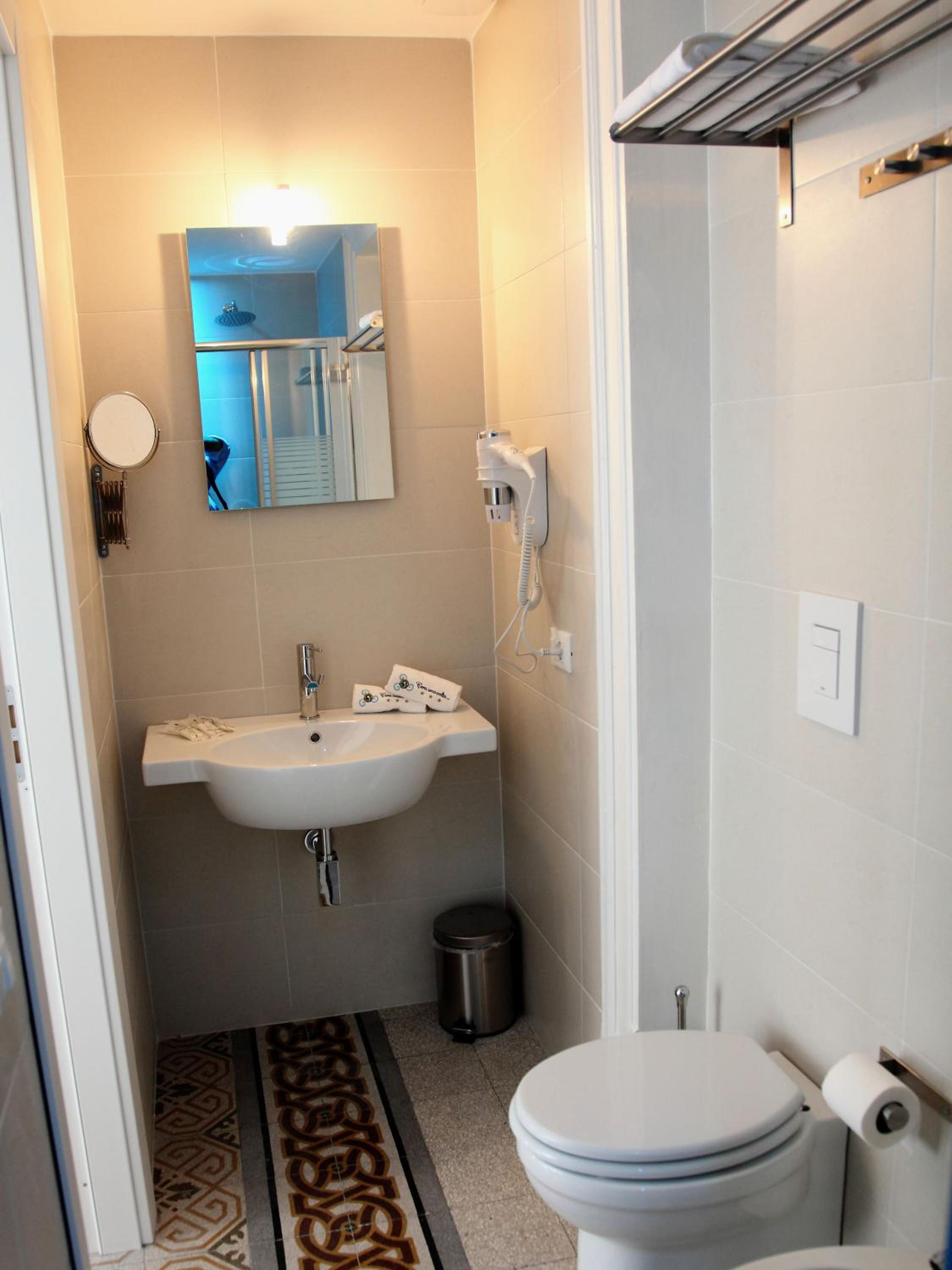 Deluxe Triple Room - Photo 4