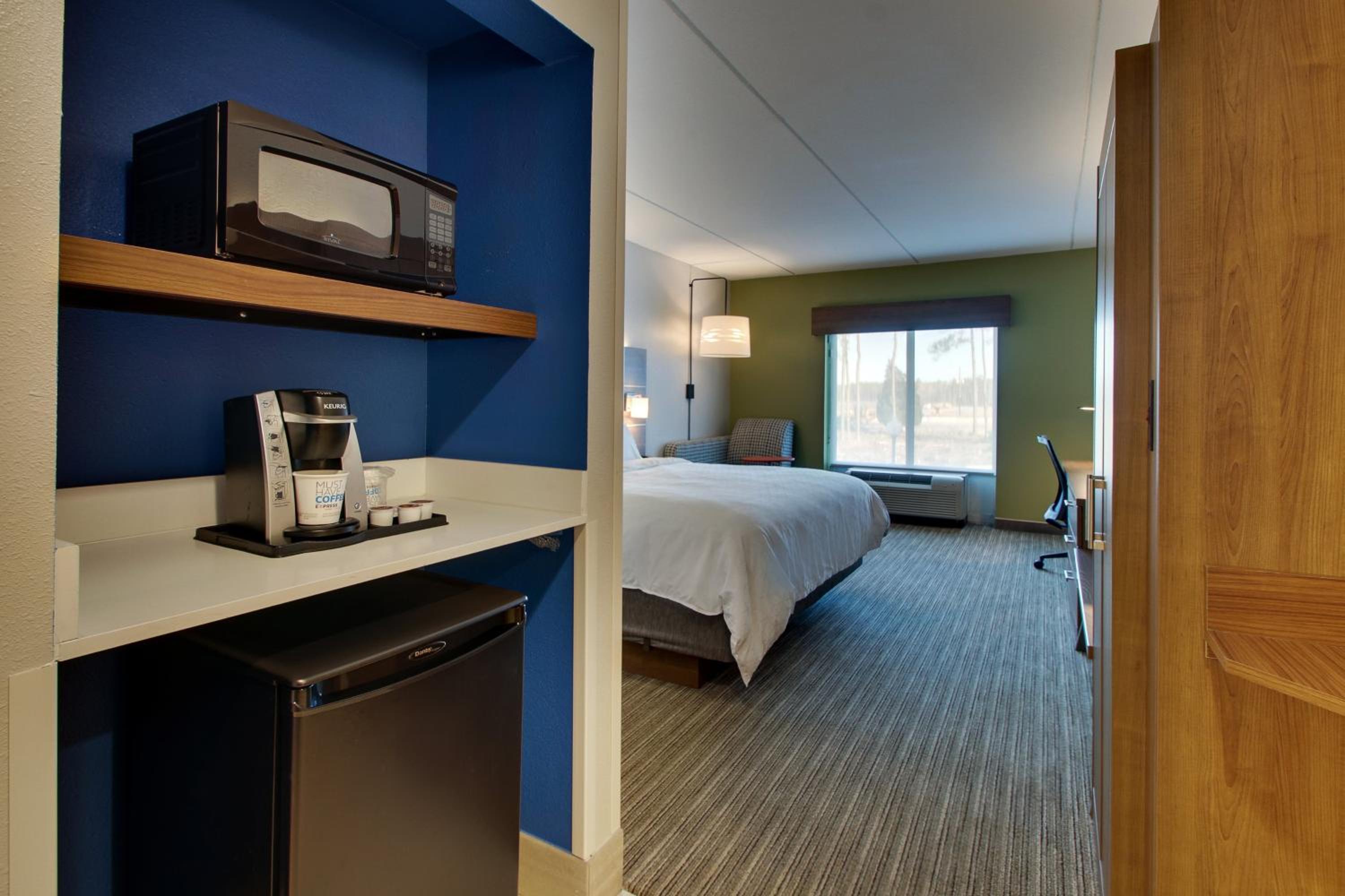 Standard King Room - Photo 2