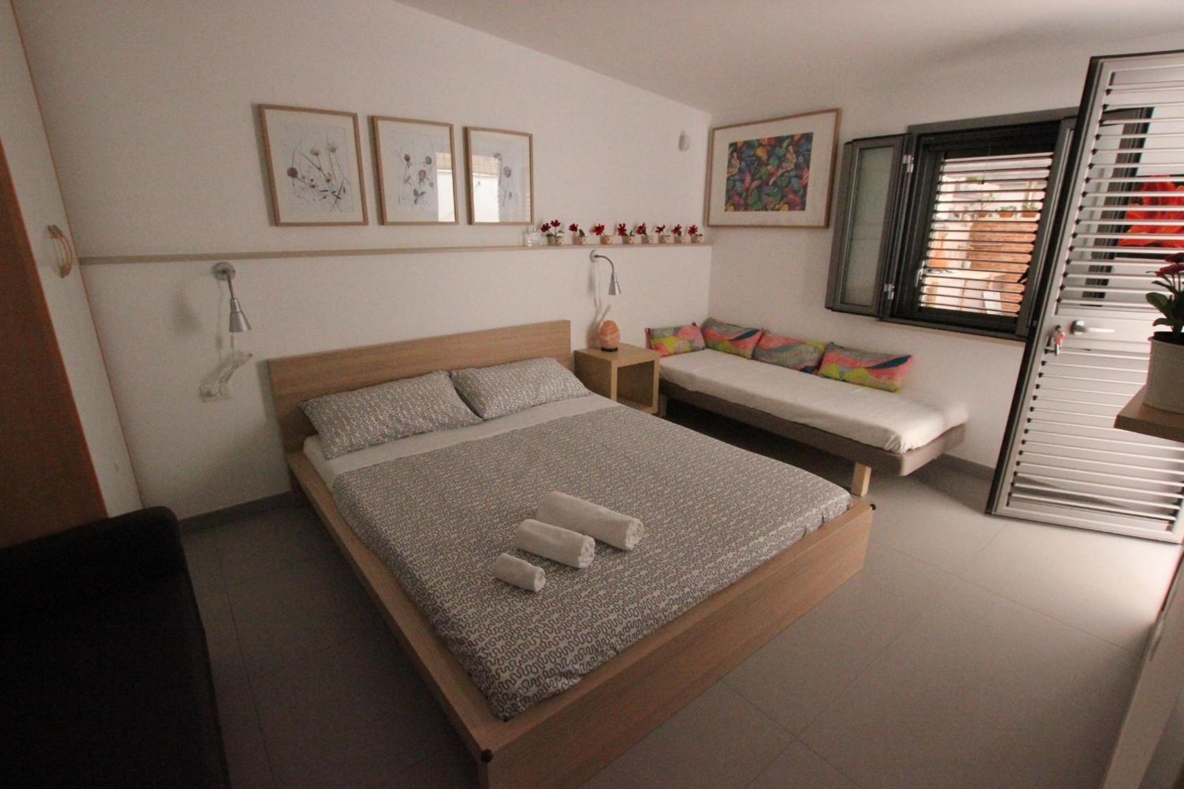 Studio Apartment photo 1