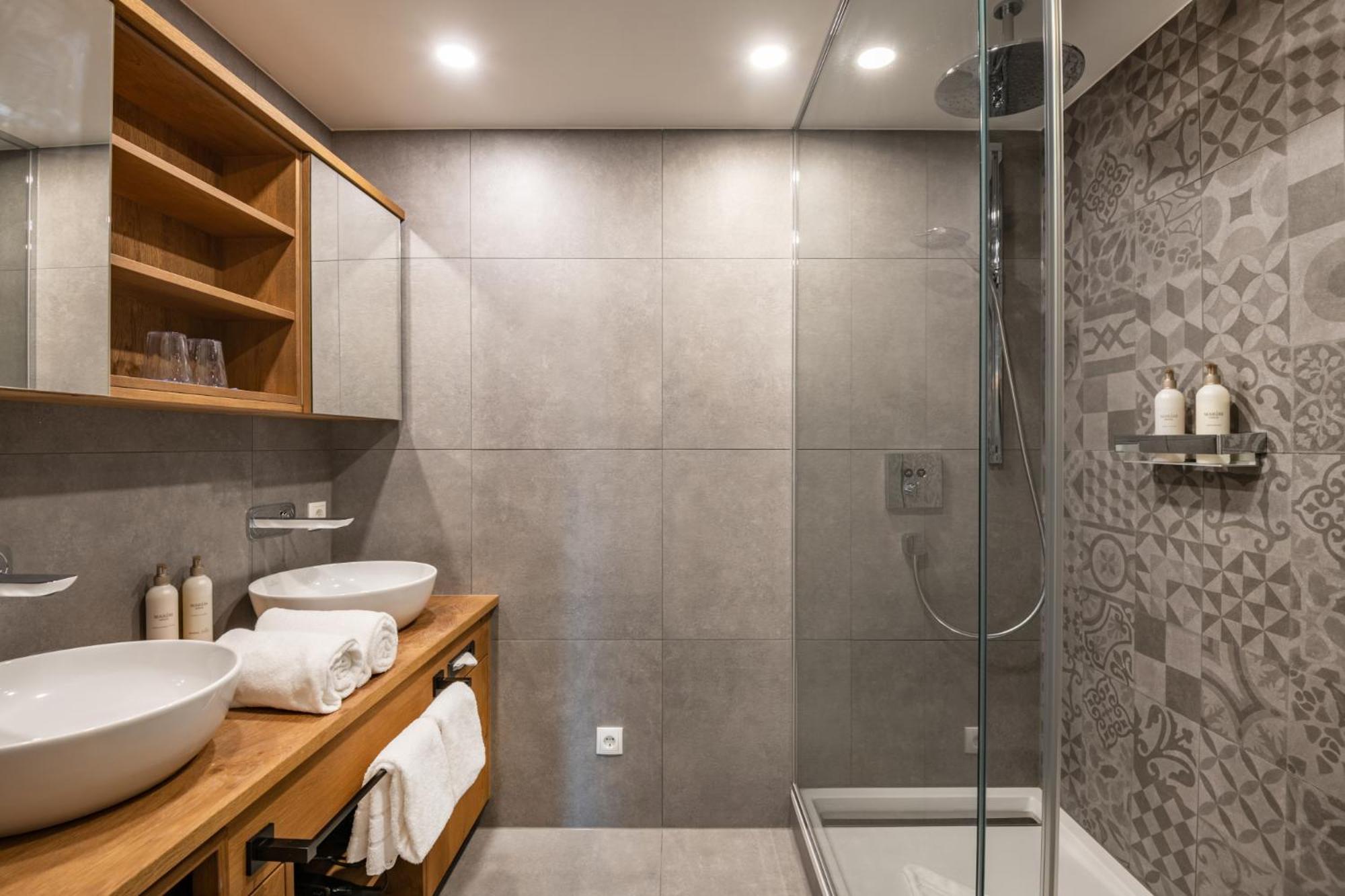 Double or Twin Room with Balcony photo 3