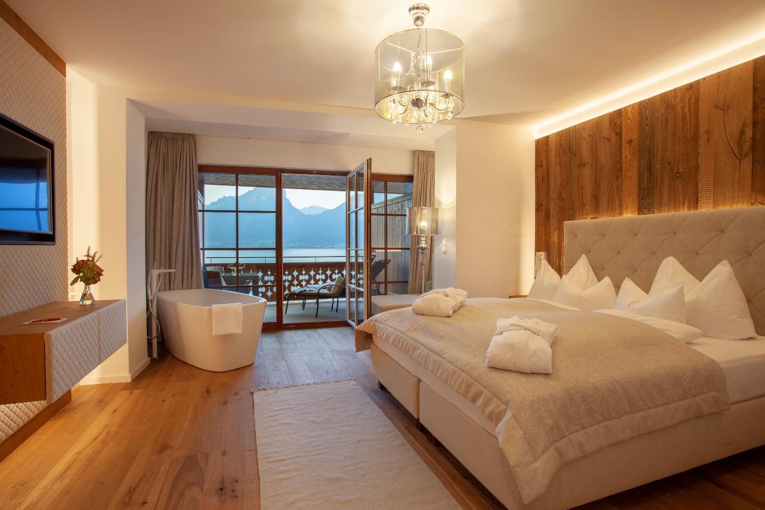Deluxe Double Room with Bath photo 1