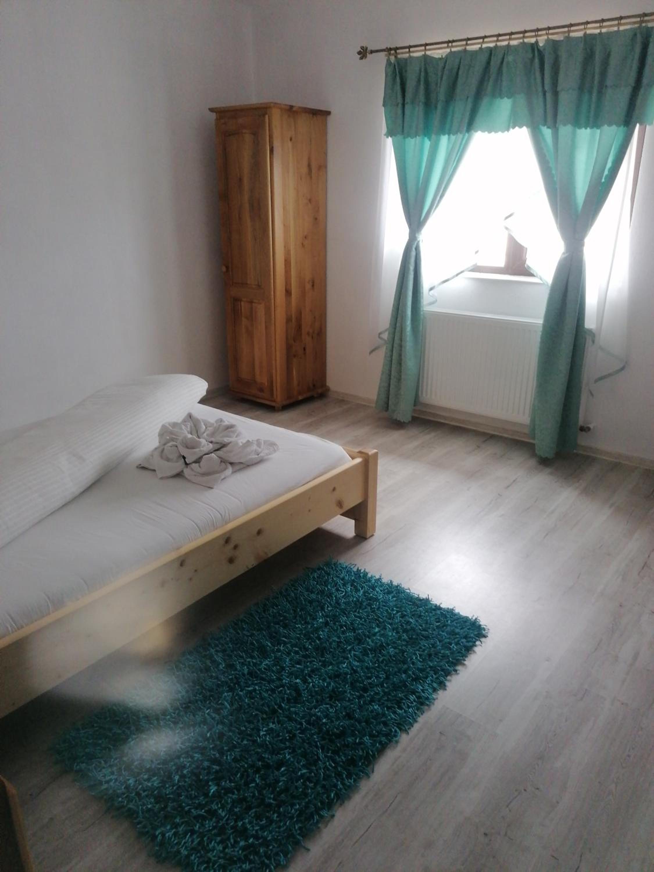 Deluxe Double or Twin Room with Mountain View - Photo 3