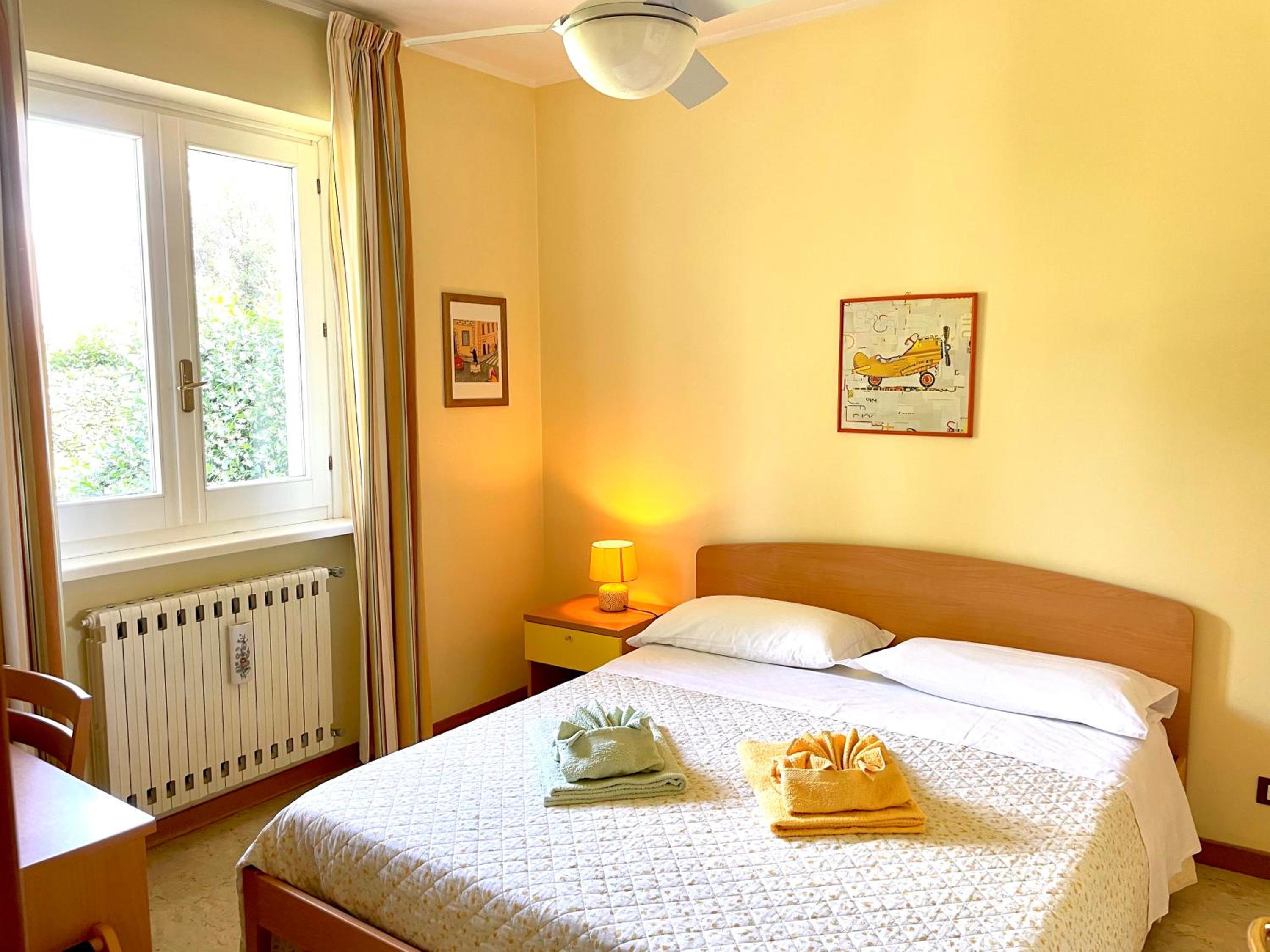 Standard Double Room with Fan photo 1