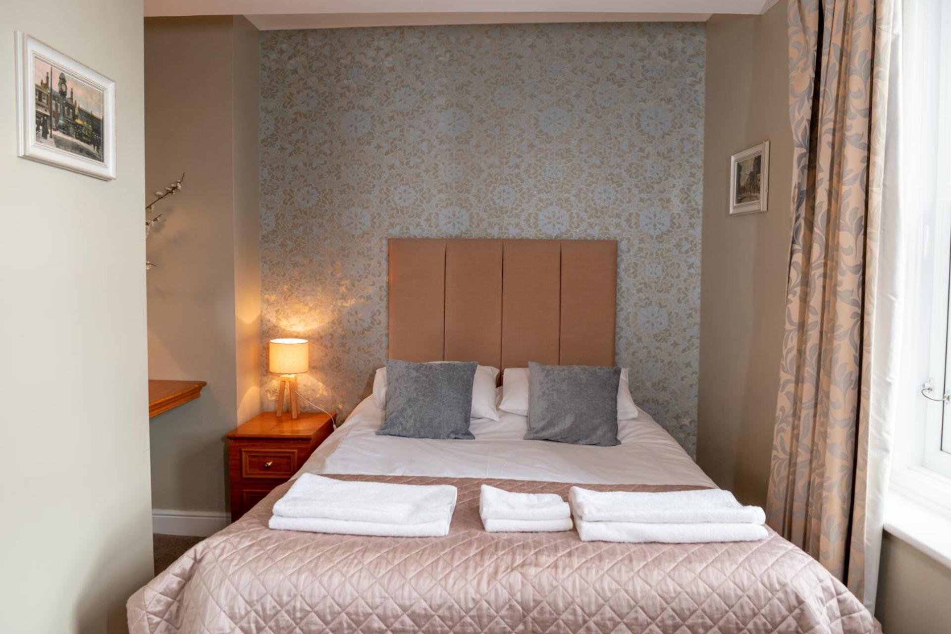 Single Room with Private Bathroom photo 1