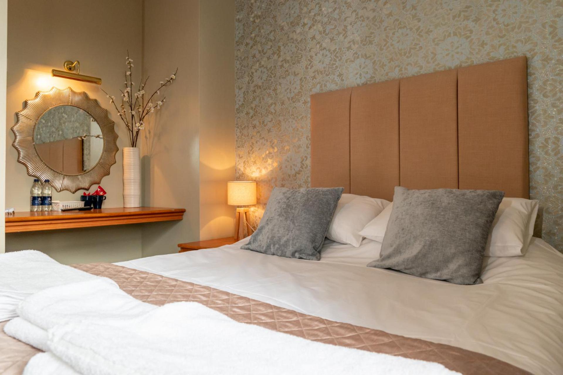 Double Room with Private Bathroom photo 3