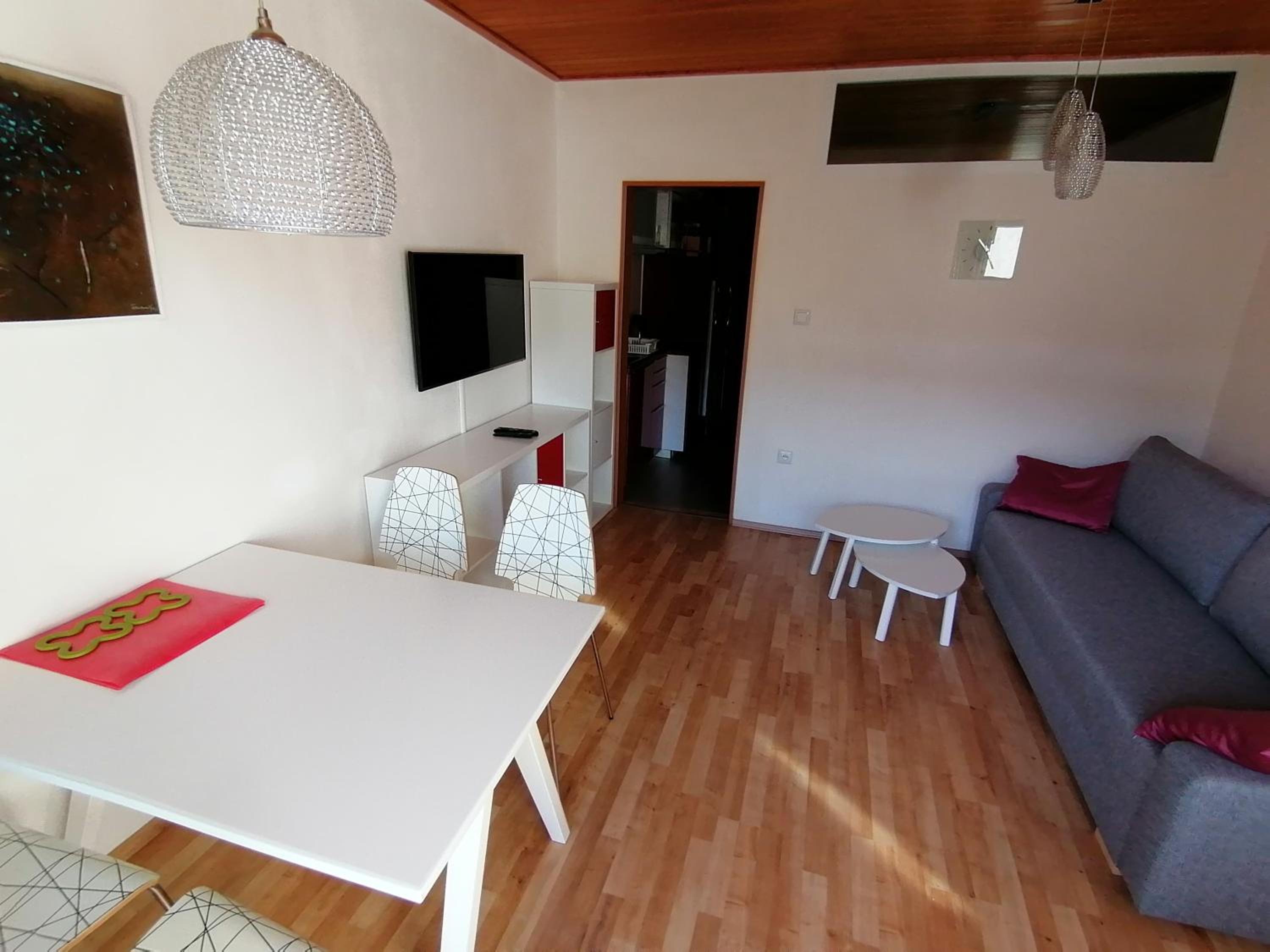Apartment With Mountain View photo 2