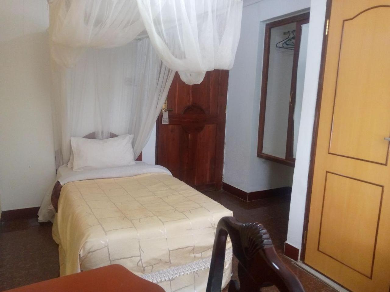 Triple Room with Private Bathroom