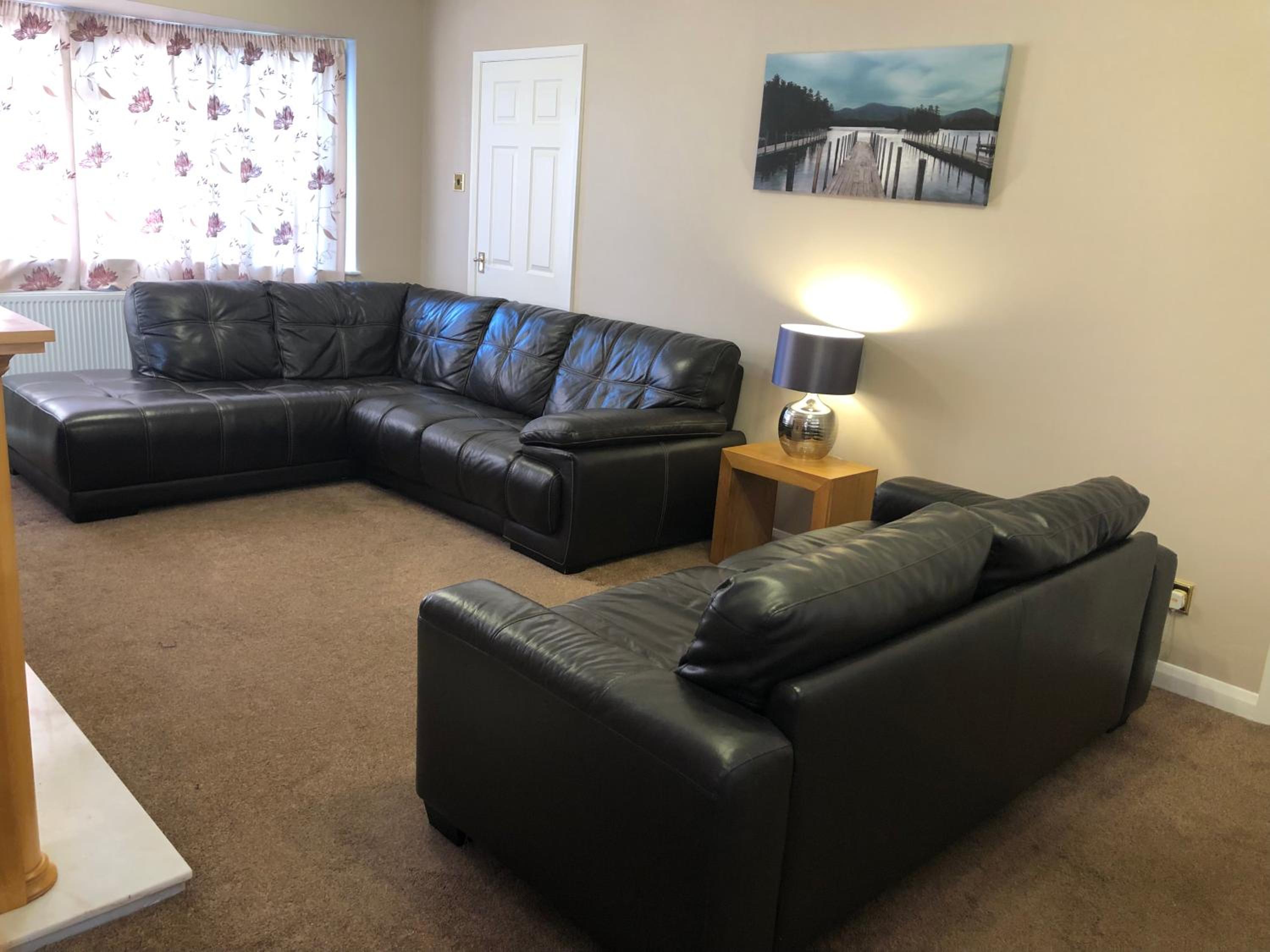 Four-Bedroom House - Photo 3
