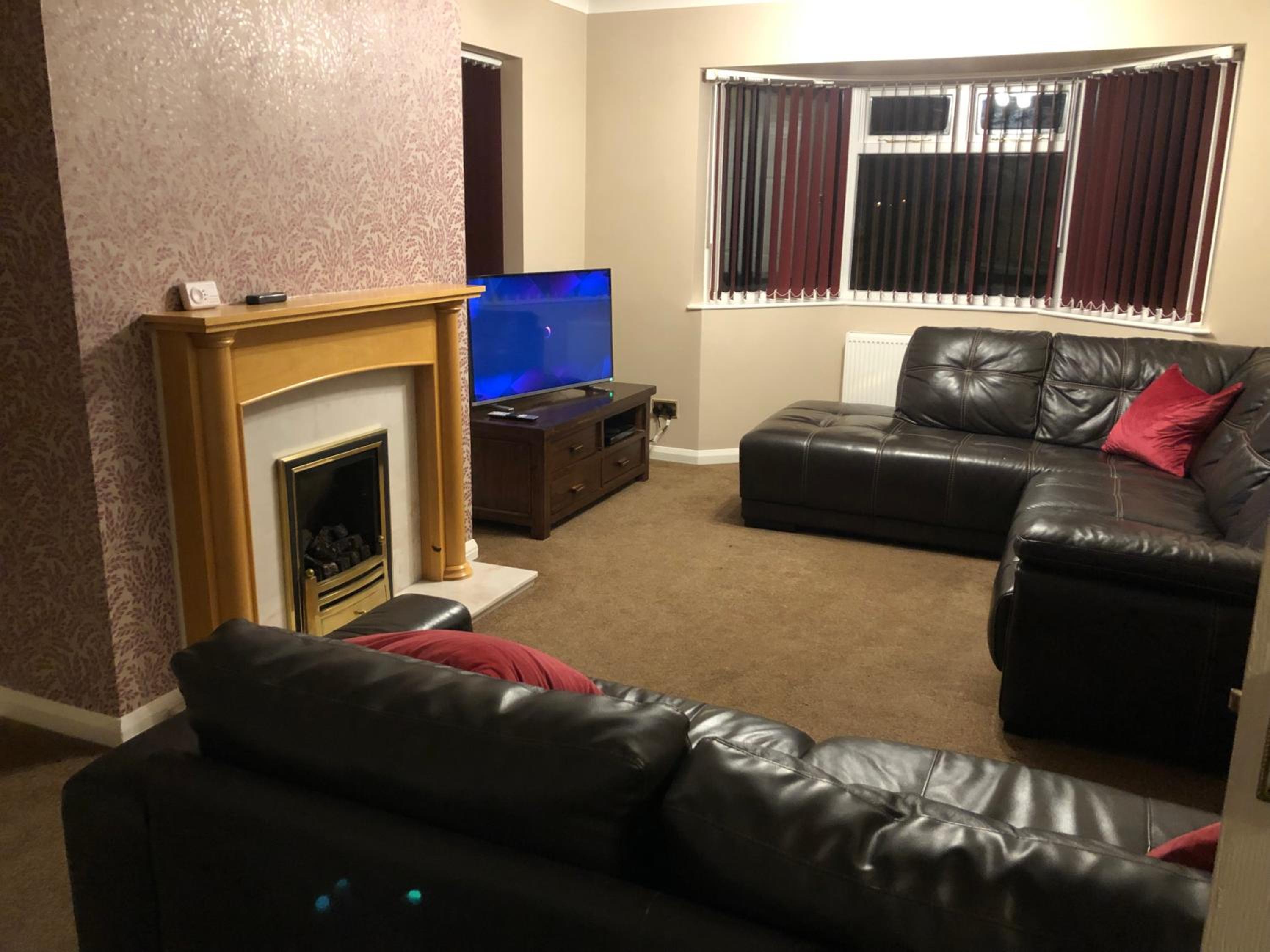 Four-Bedroom House - Photo 7