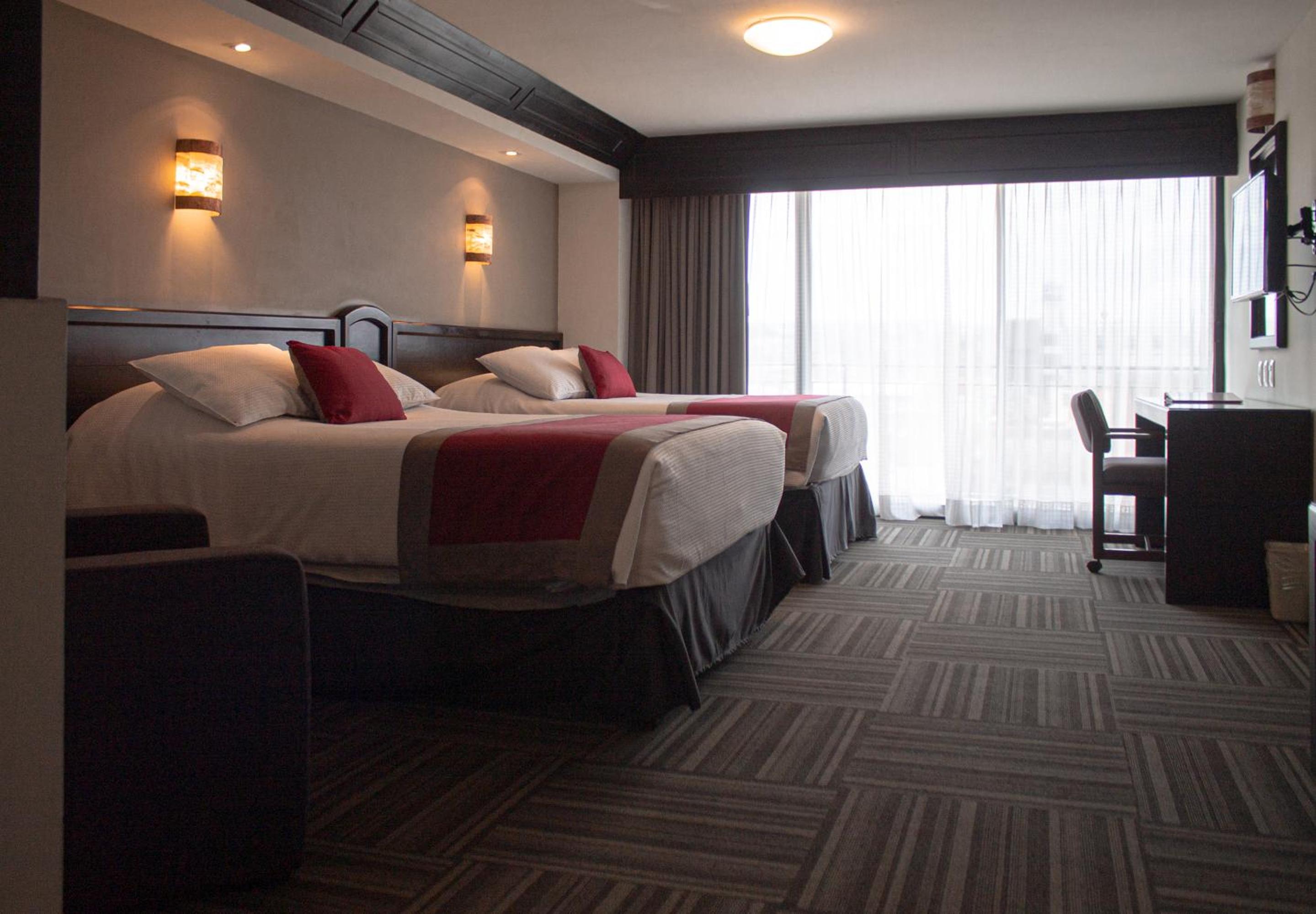 Deluxe Suite - Photo 1