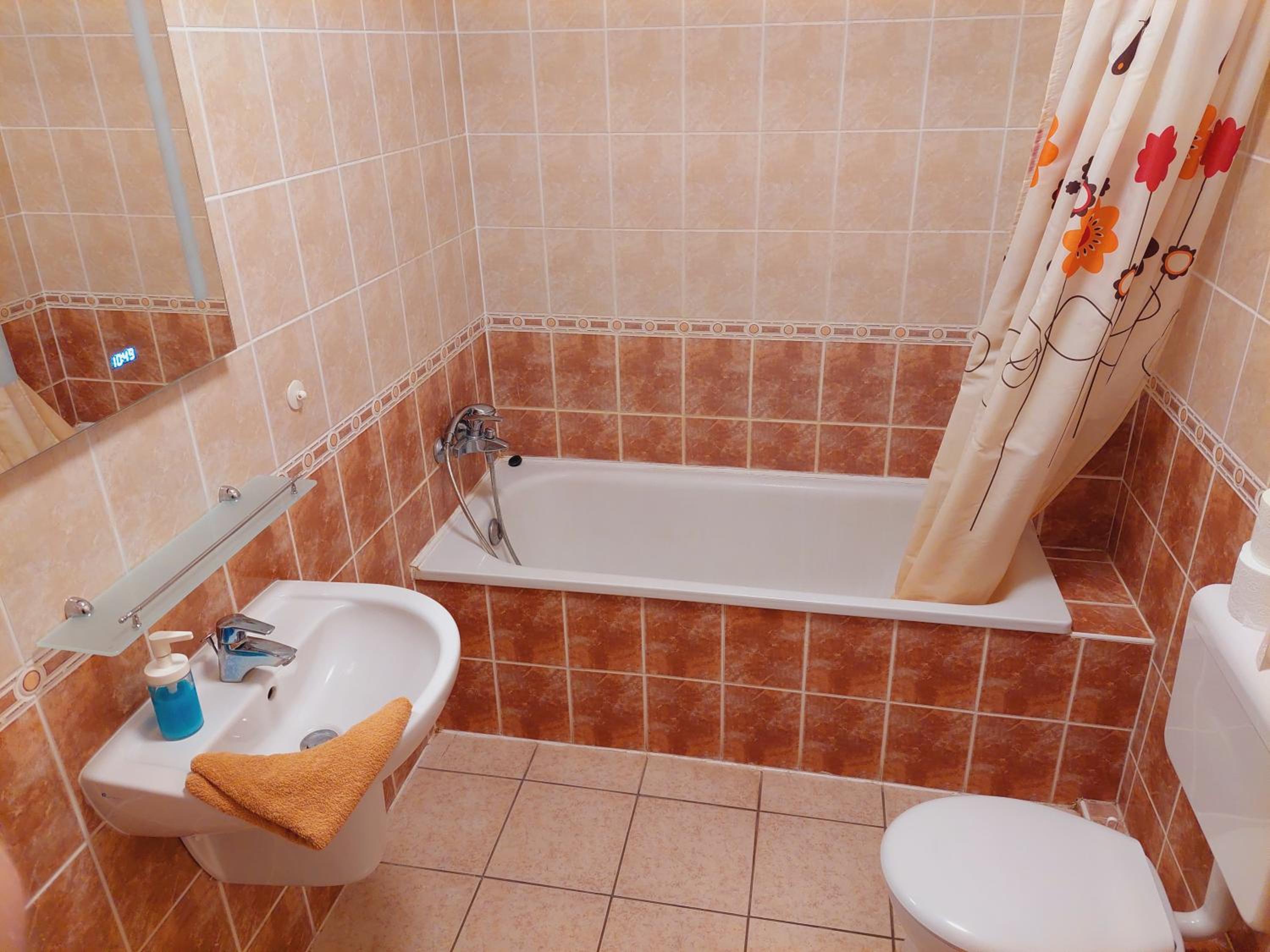 Apartment photo 2