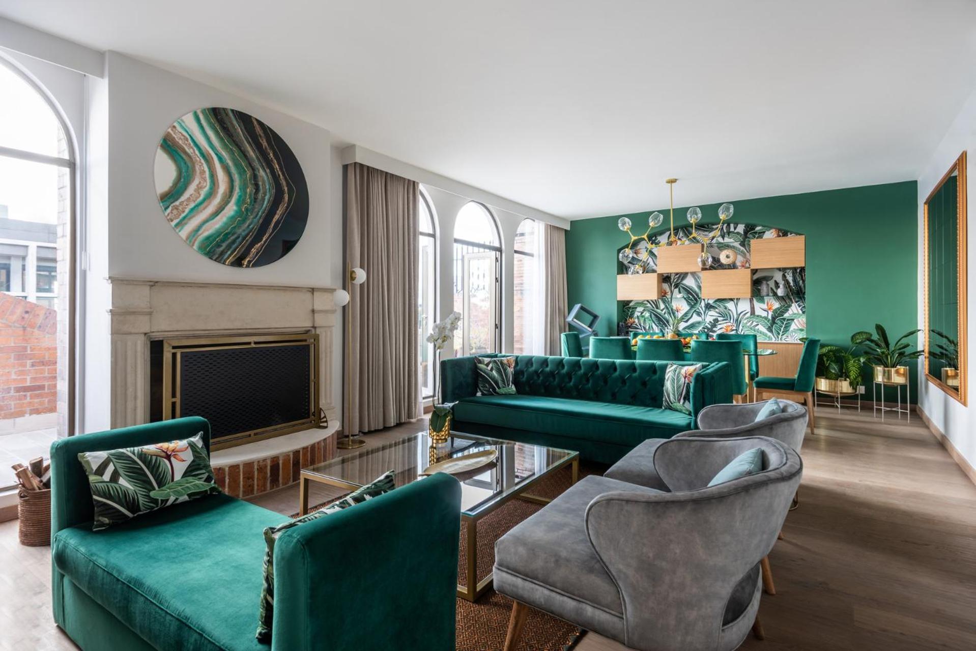 Penthouse Suite - Photo 1