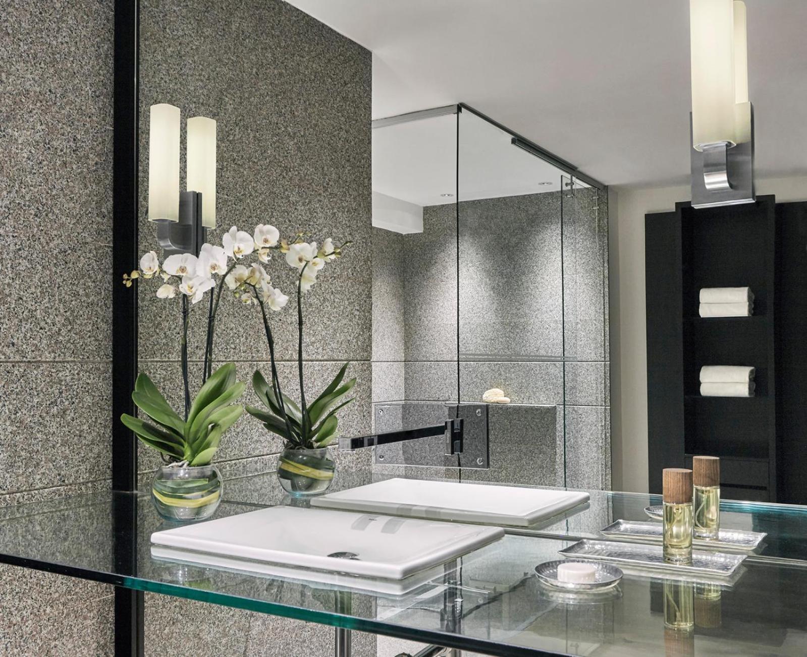 Penthouse Suite - Photo 2