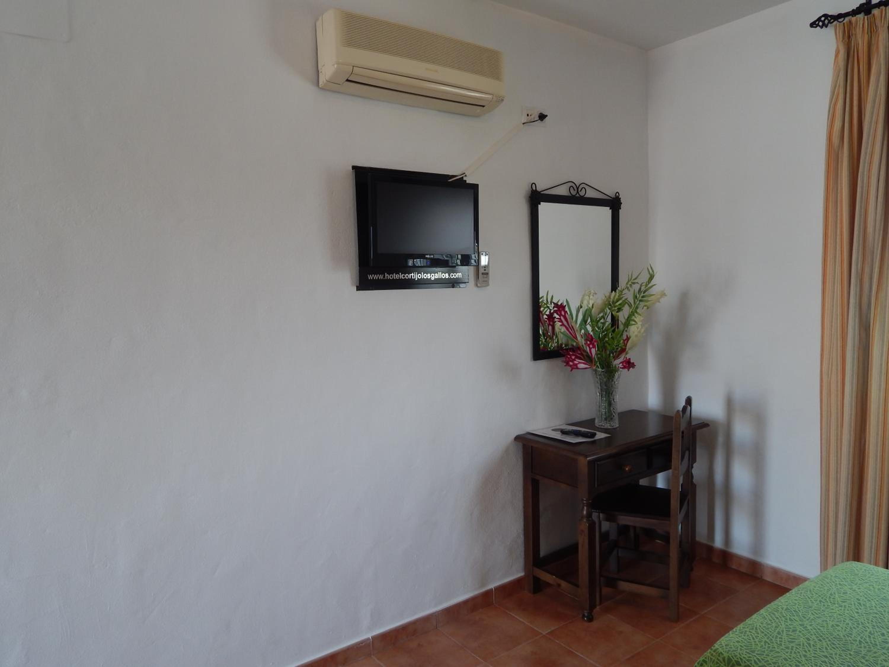 Double or Twin Room photo 3