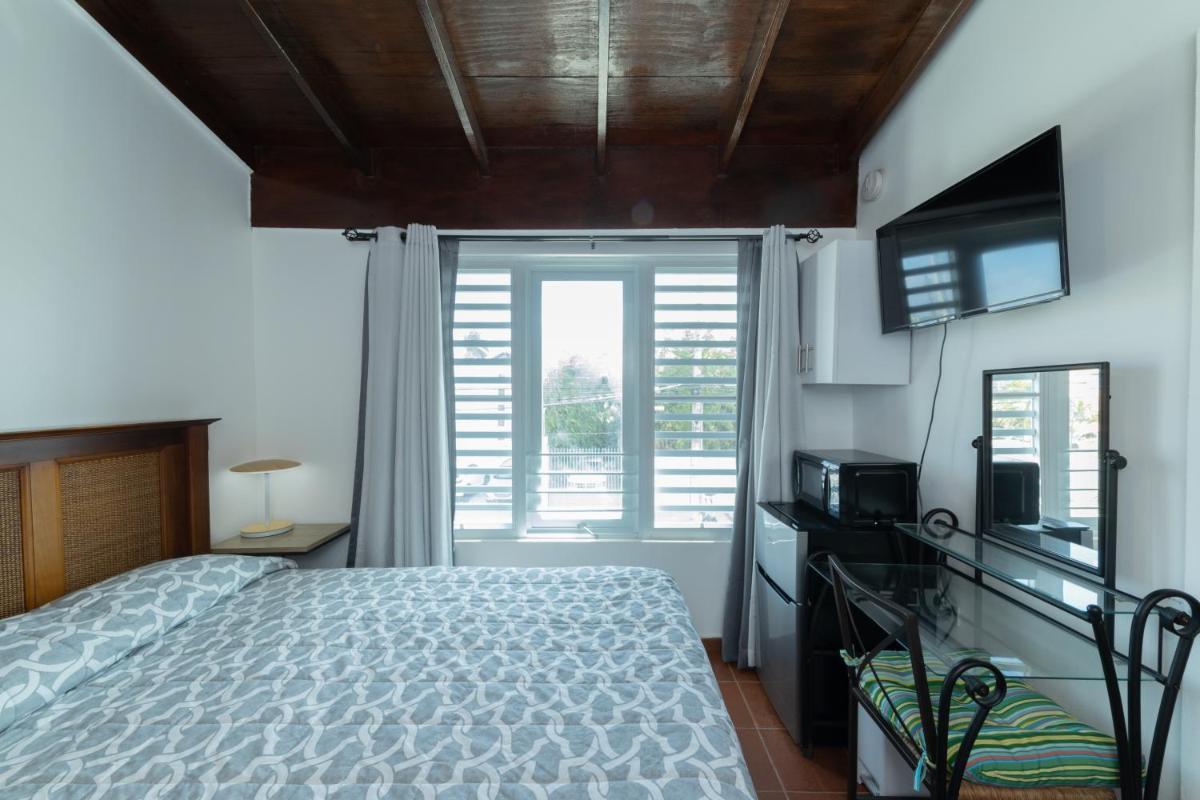 Standard Queen Room