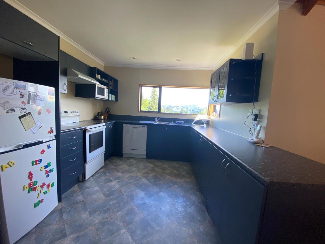 Three-Bedroom Vacation Home photo 3