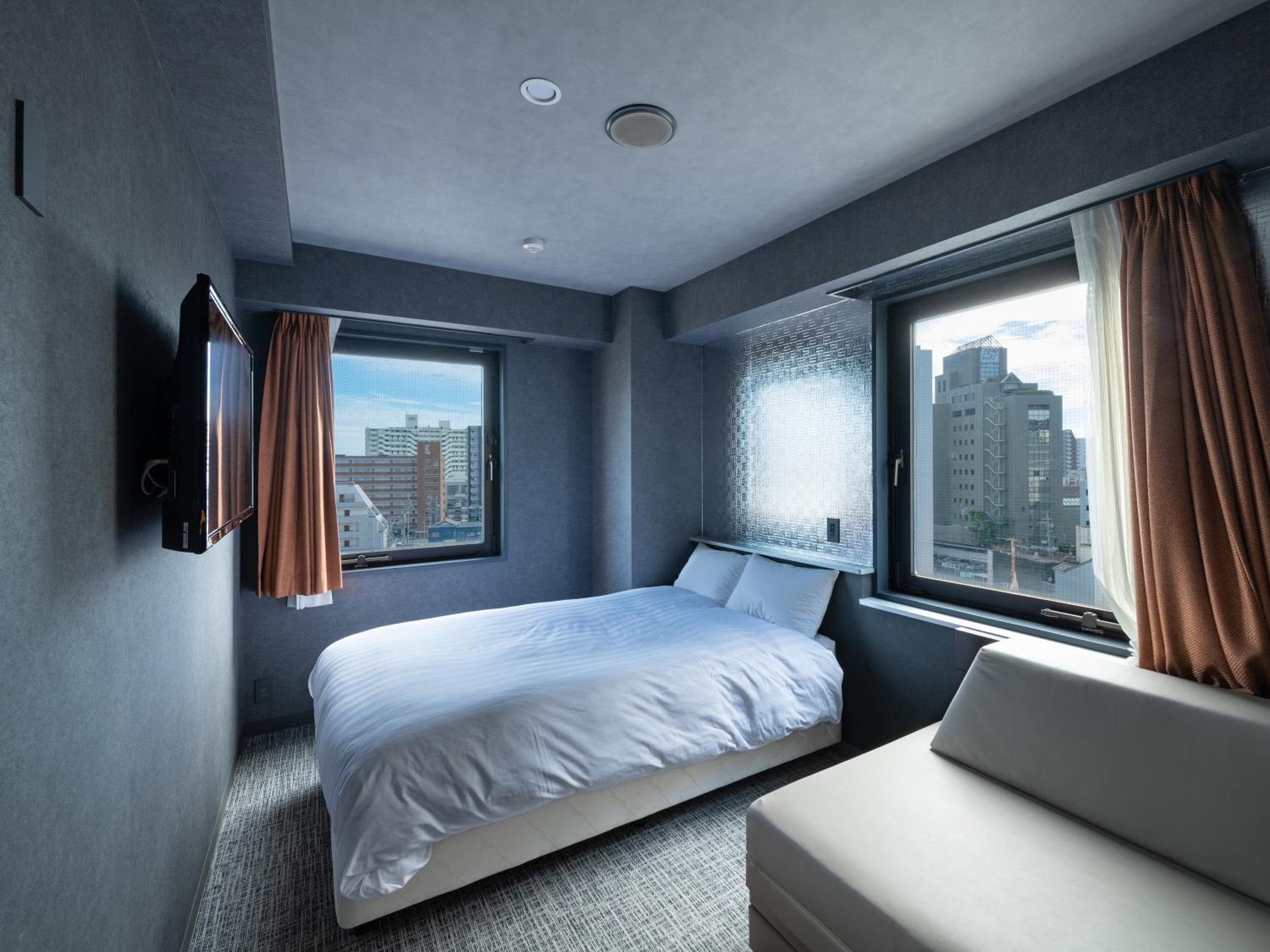 Double Room - Non-Smoking  - Photo 10