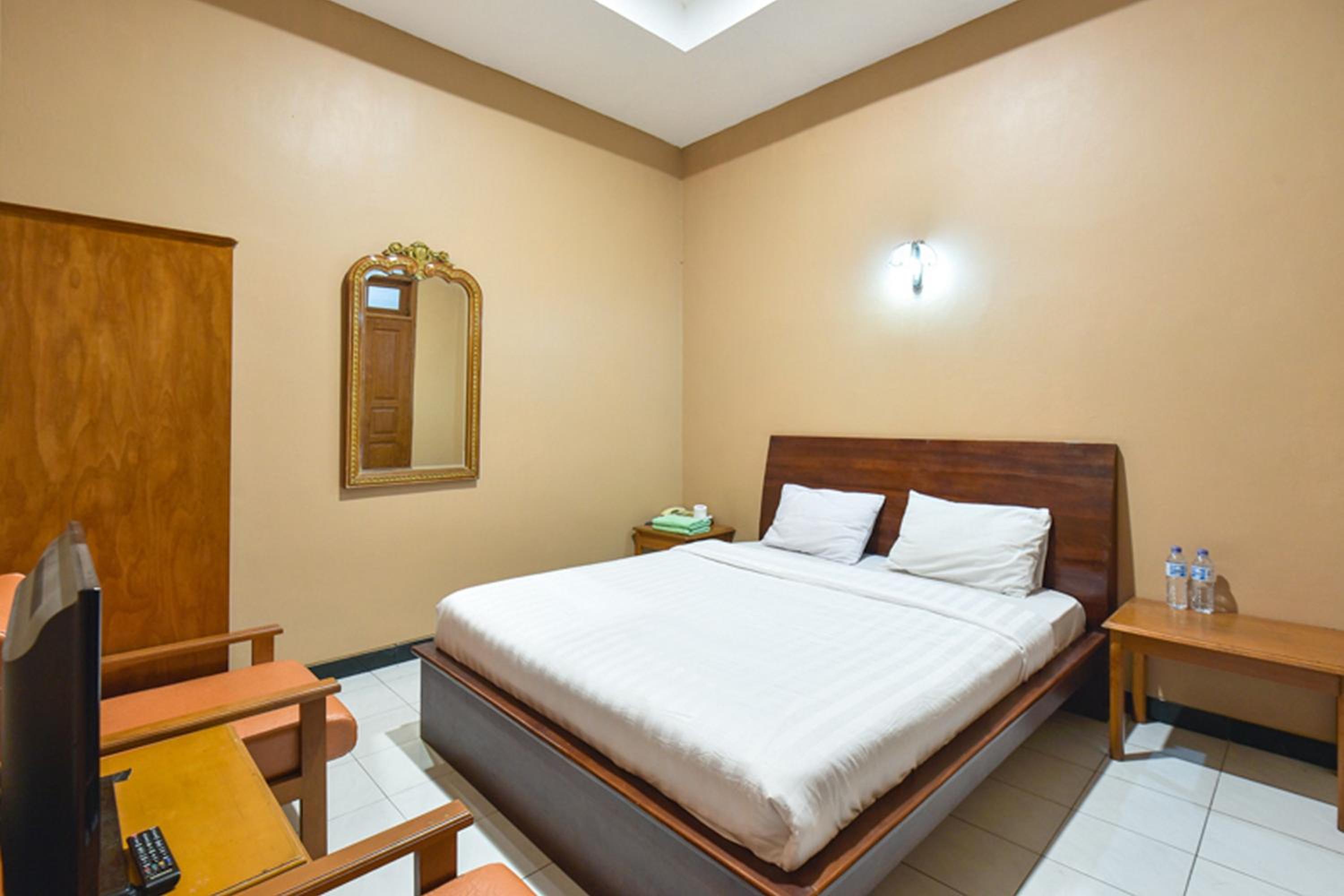 Deluxe Room - Photo 7