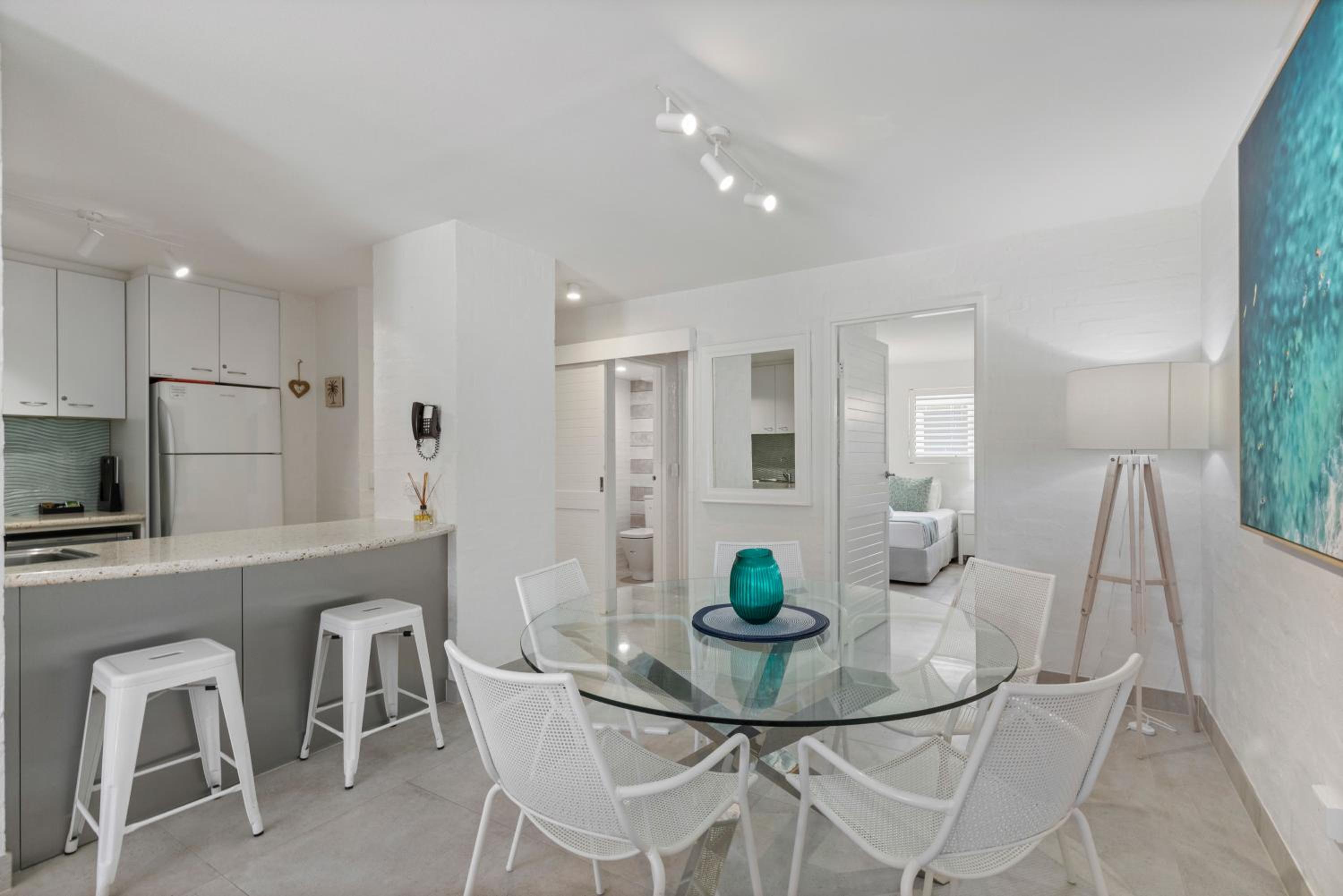 Superior Two-Bedroom Apartment - Photo 11