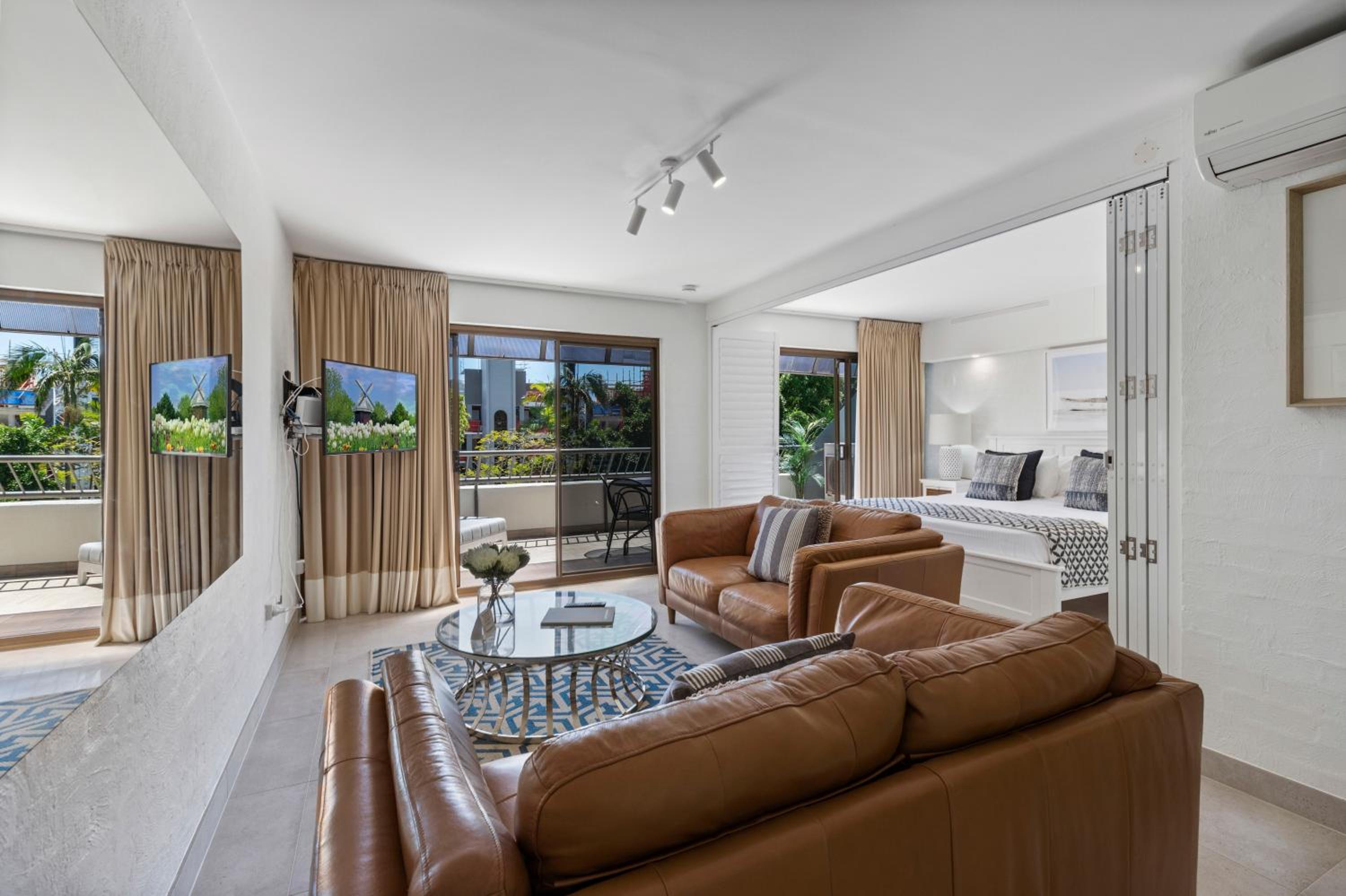 Superior Two-Bedroom Apartment - Photo 15