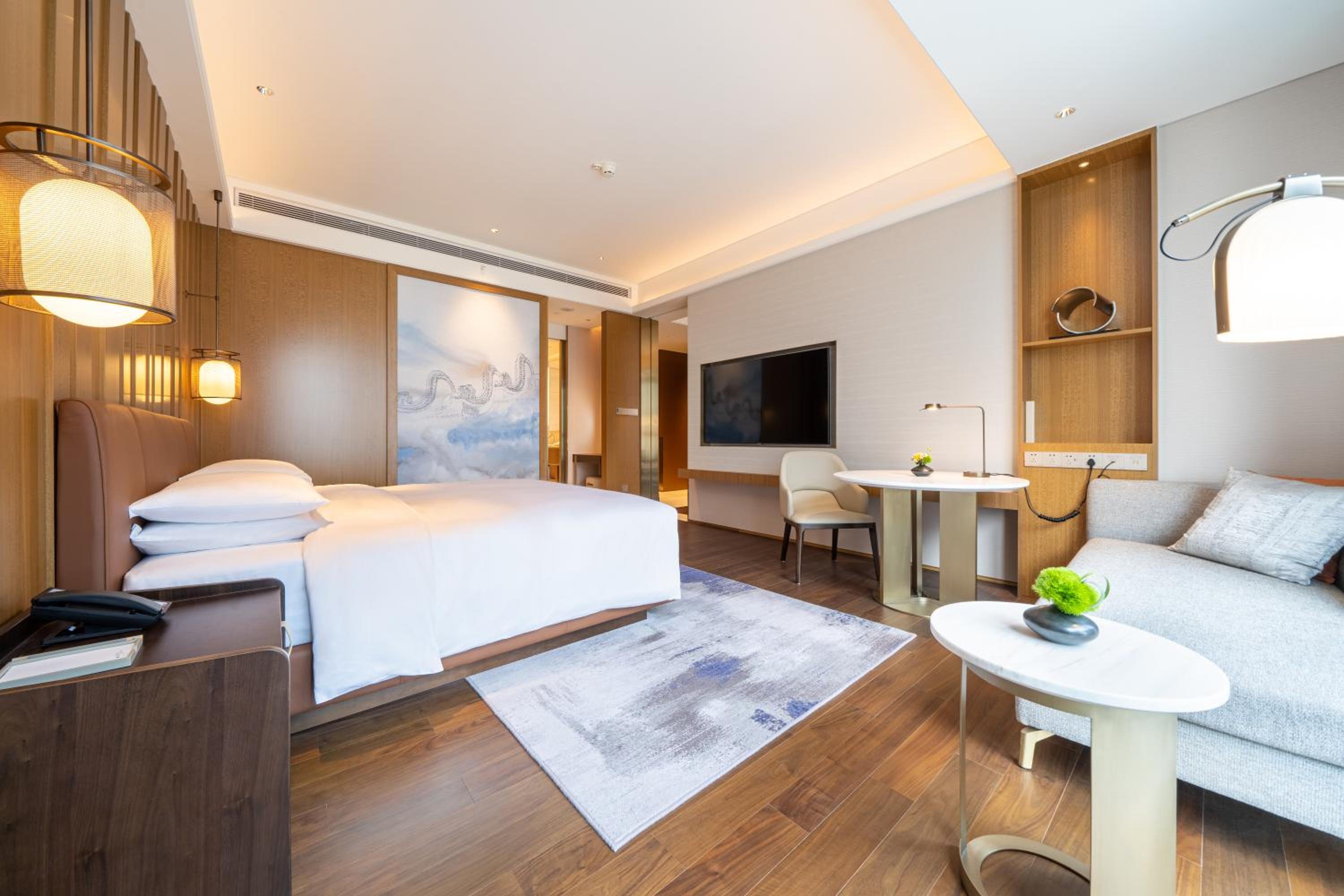Suite - Photo 6