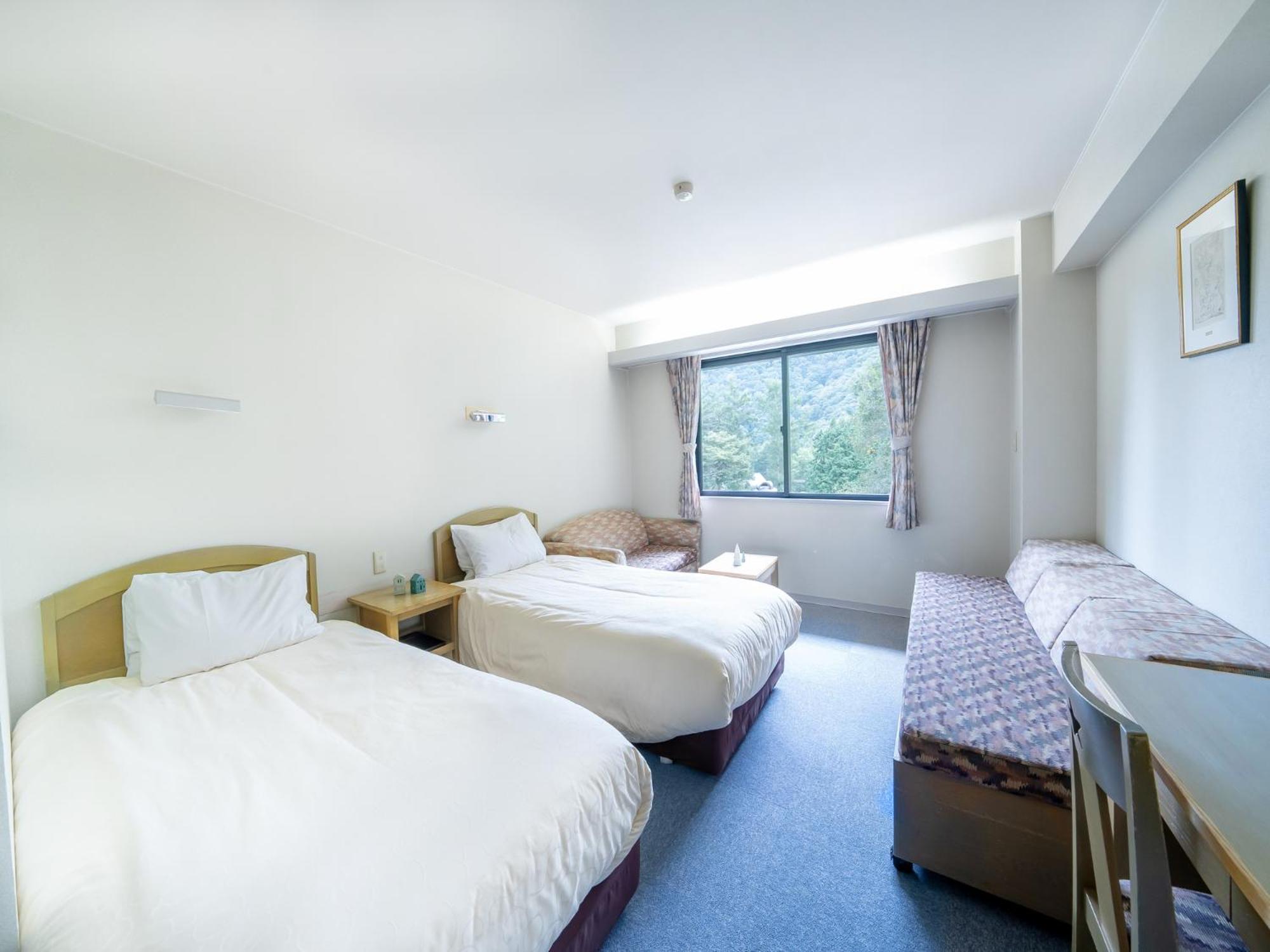 Standard Twin Room - Non-Smoking