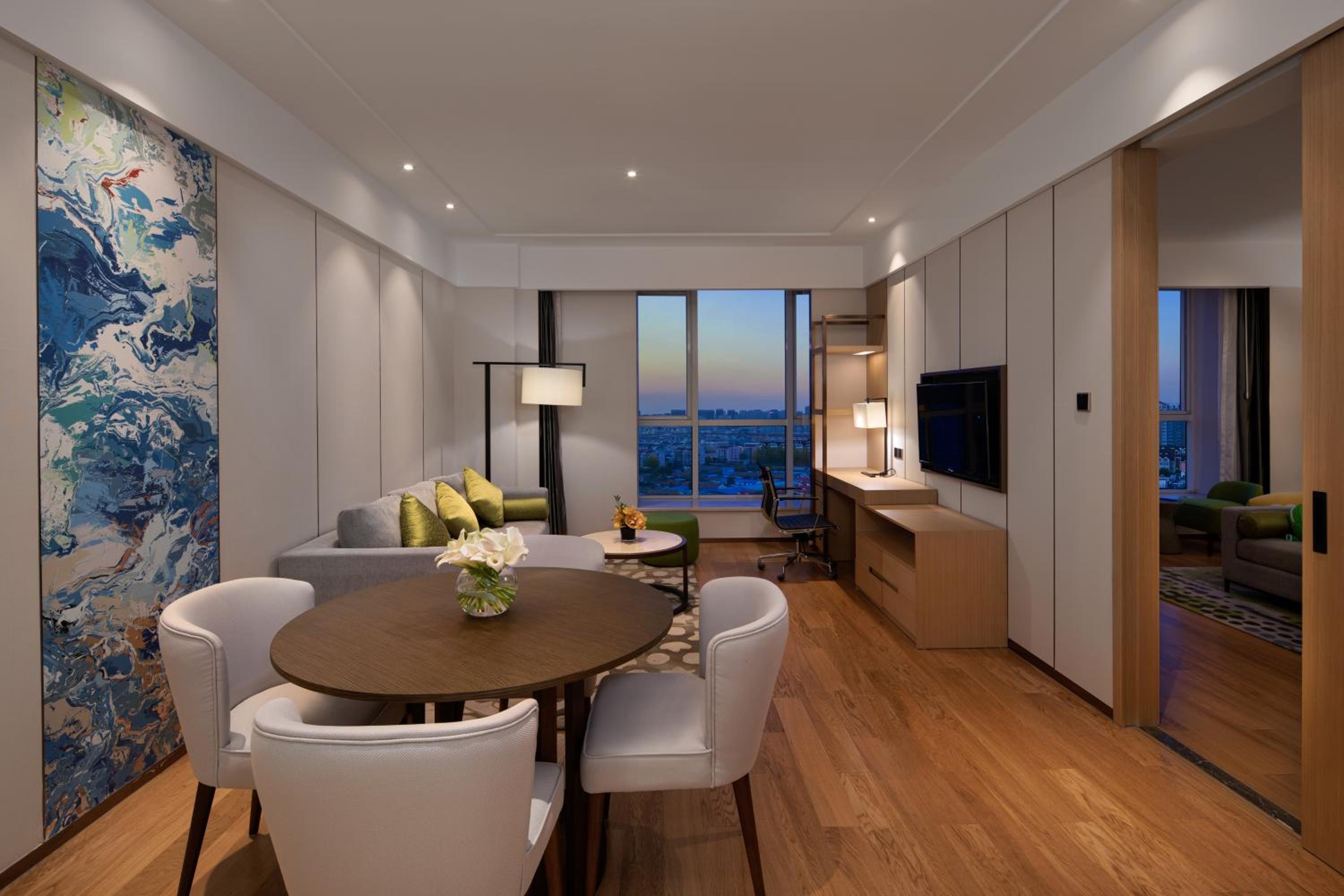 One-Bedroom King Suite photo 1