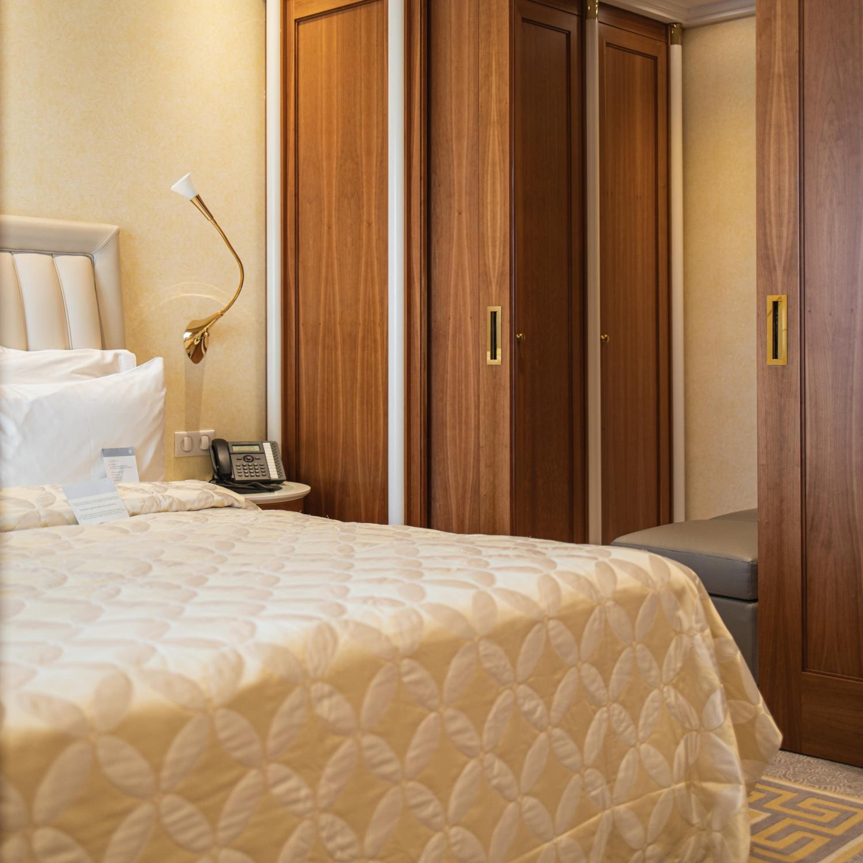 Deluxe Suite photo 3