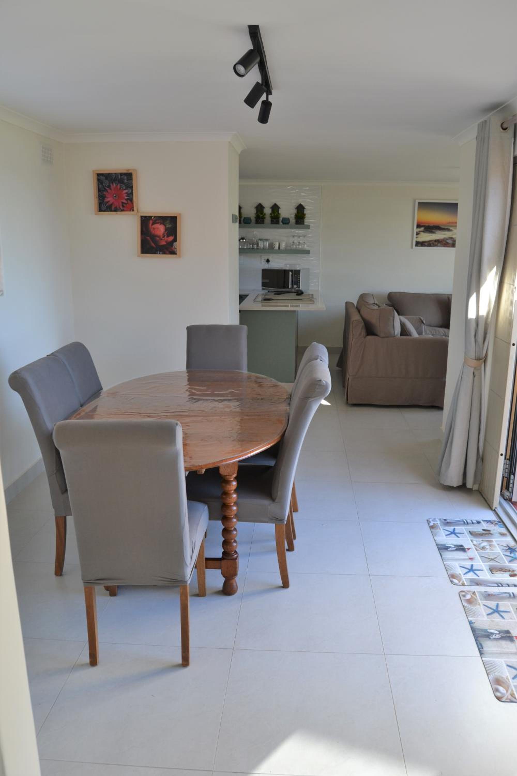 Three-Bedroom House - Photo 5