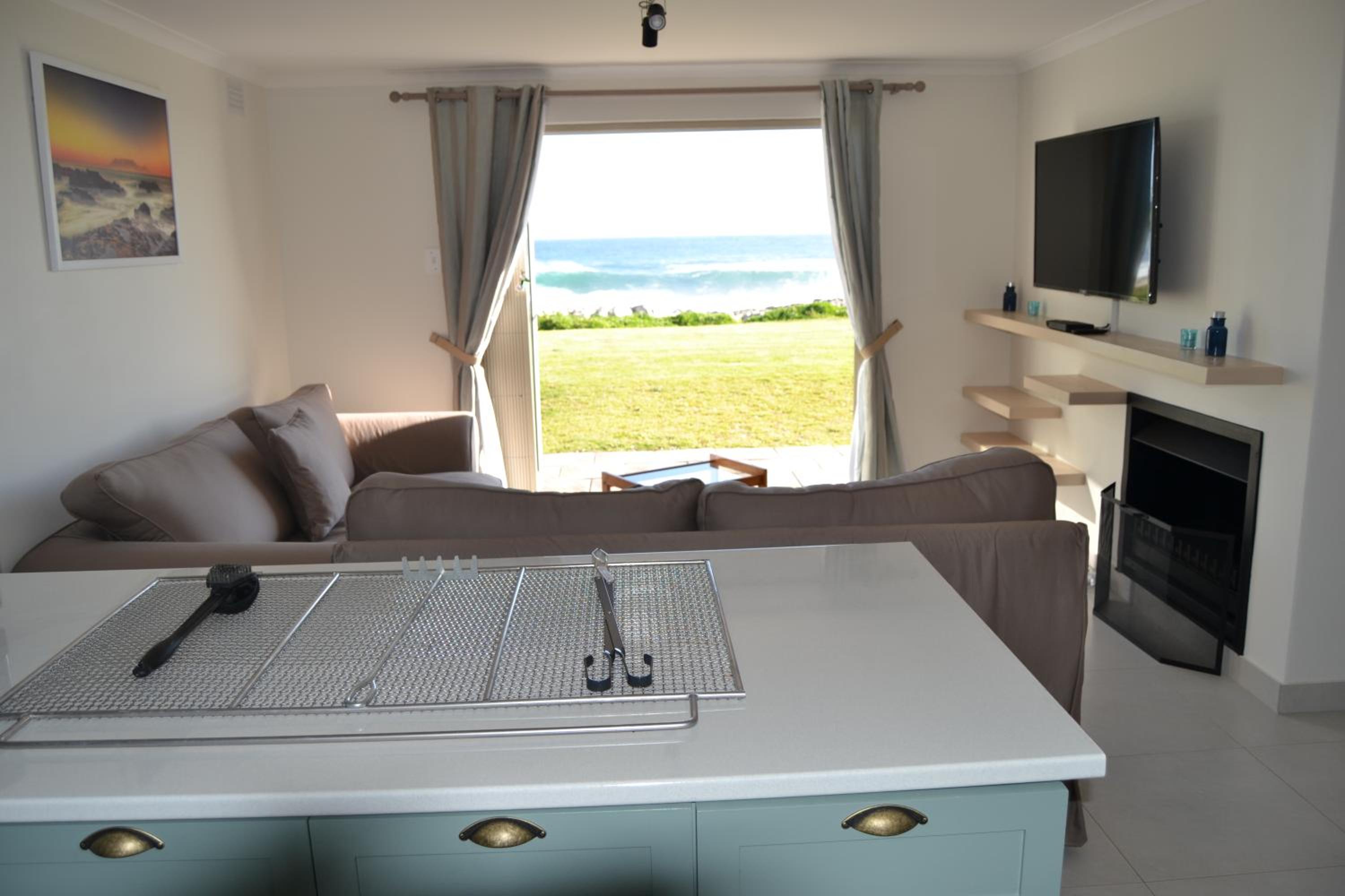 Three-Bedroom House - Photo 15