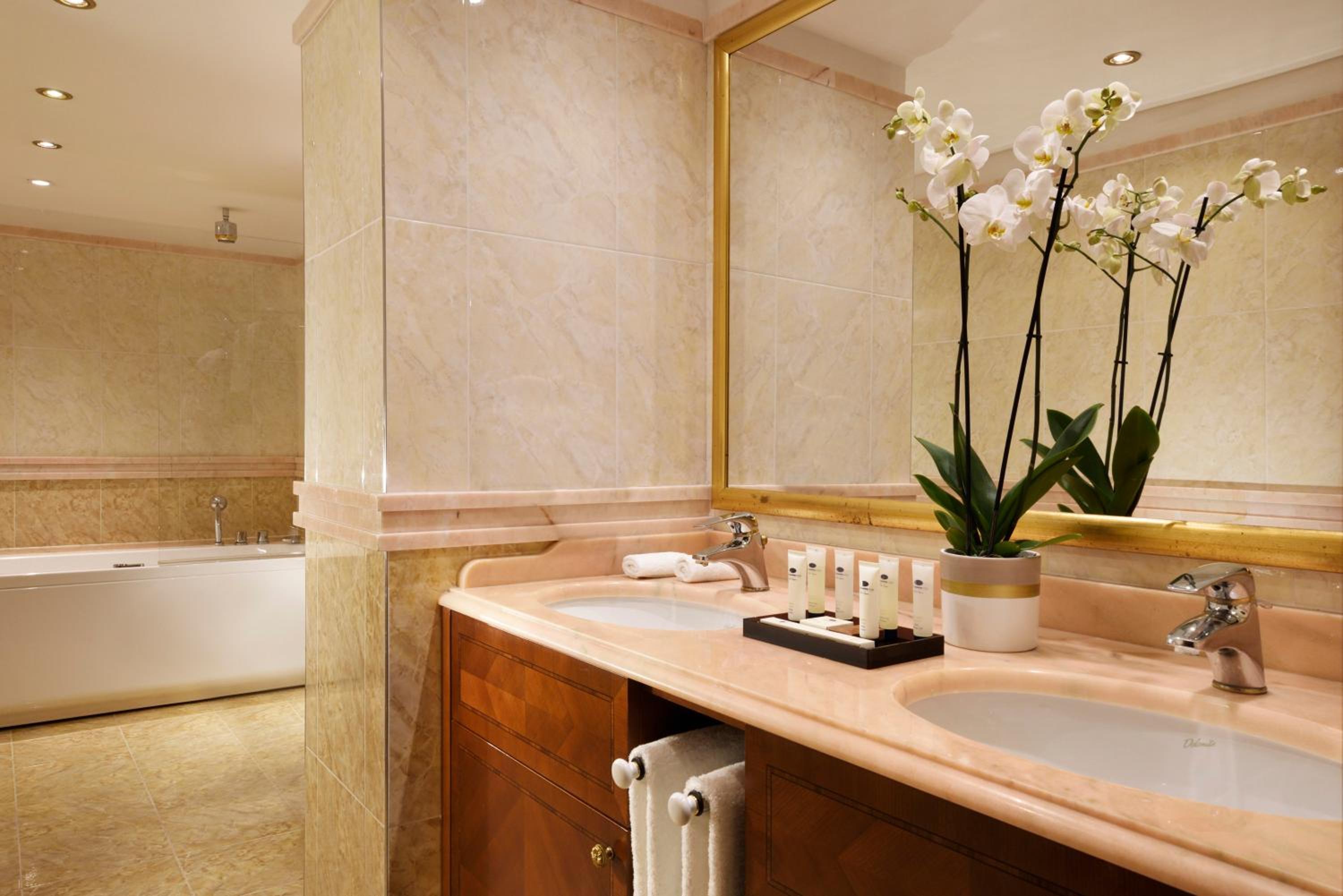  Classic Double or Twin Room - Photo 7
