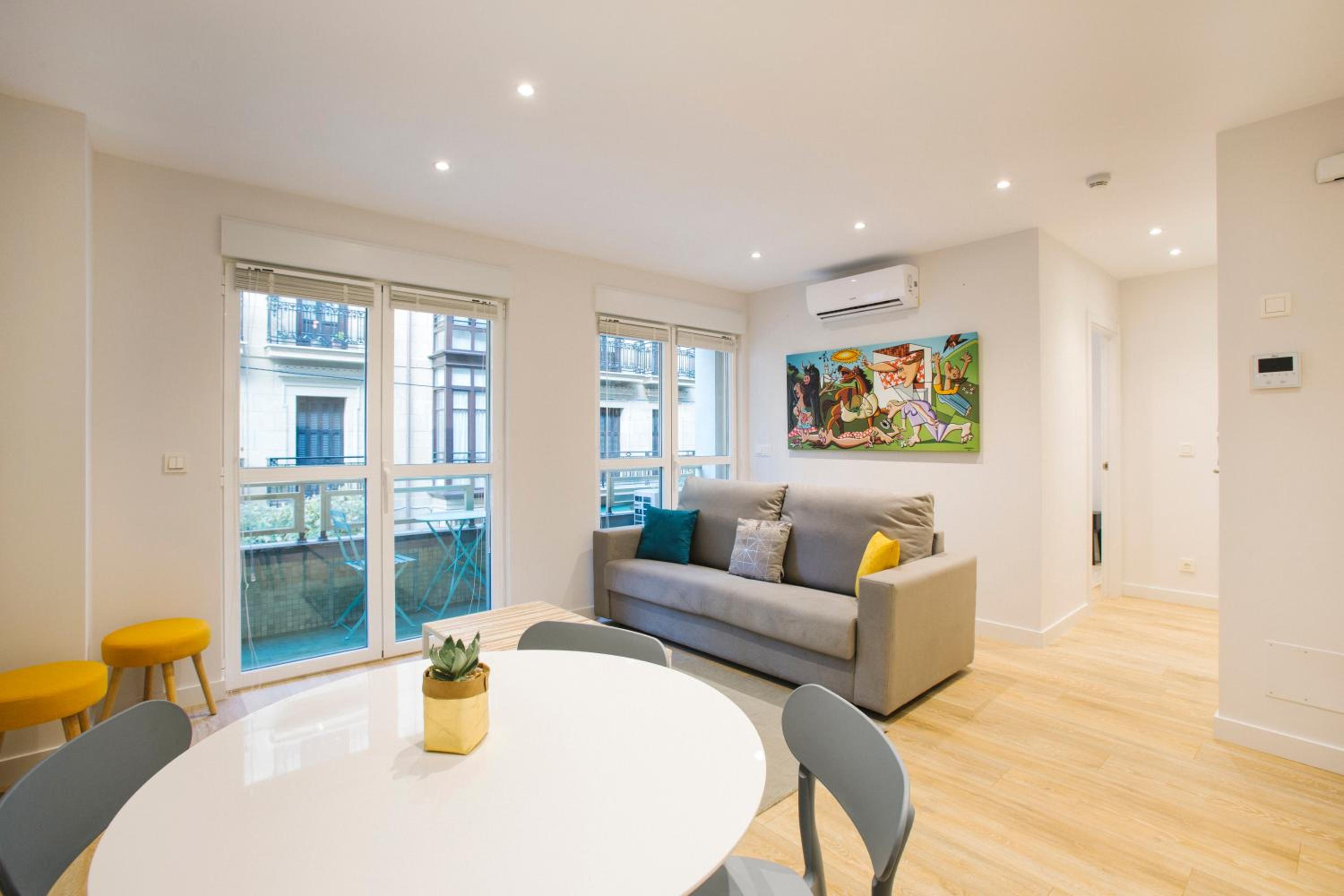 Apartamento con Balcón