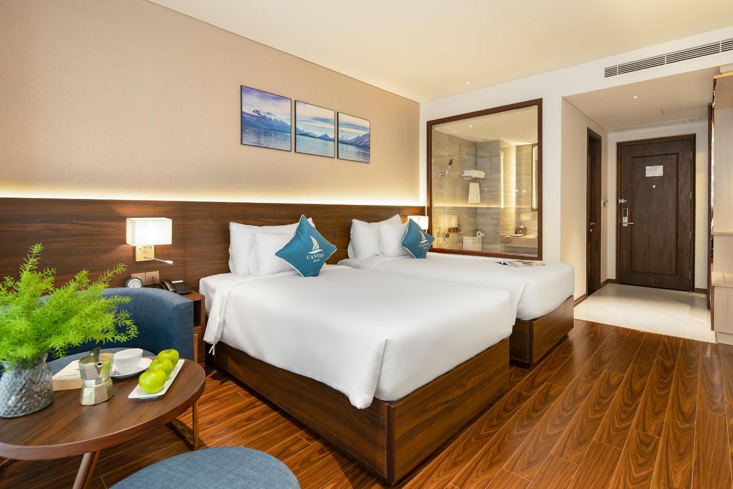 Grand Premier Twin Room with Partial Ocean View