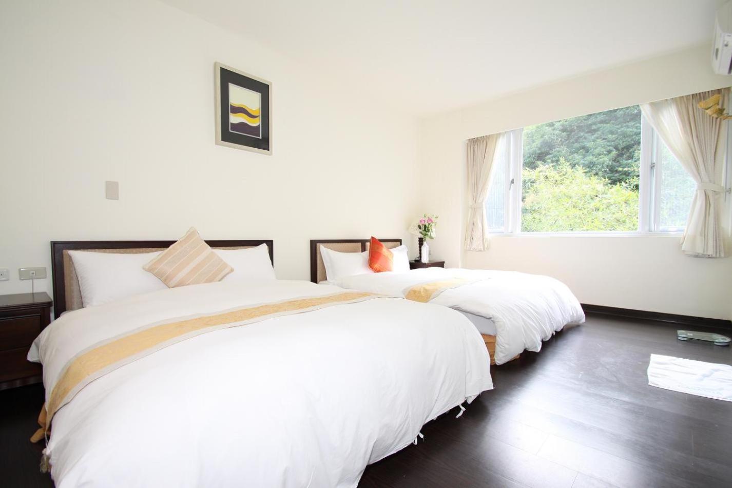 Quadruple Room with Mountain View photo 1