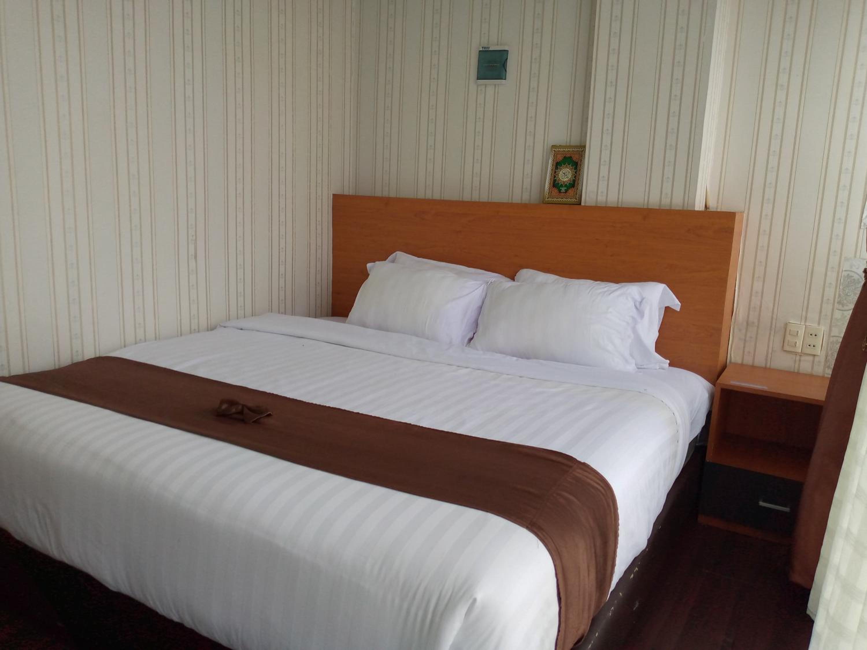 Deluxe Room - Photo 1