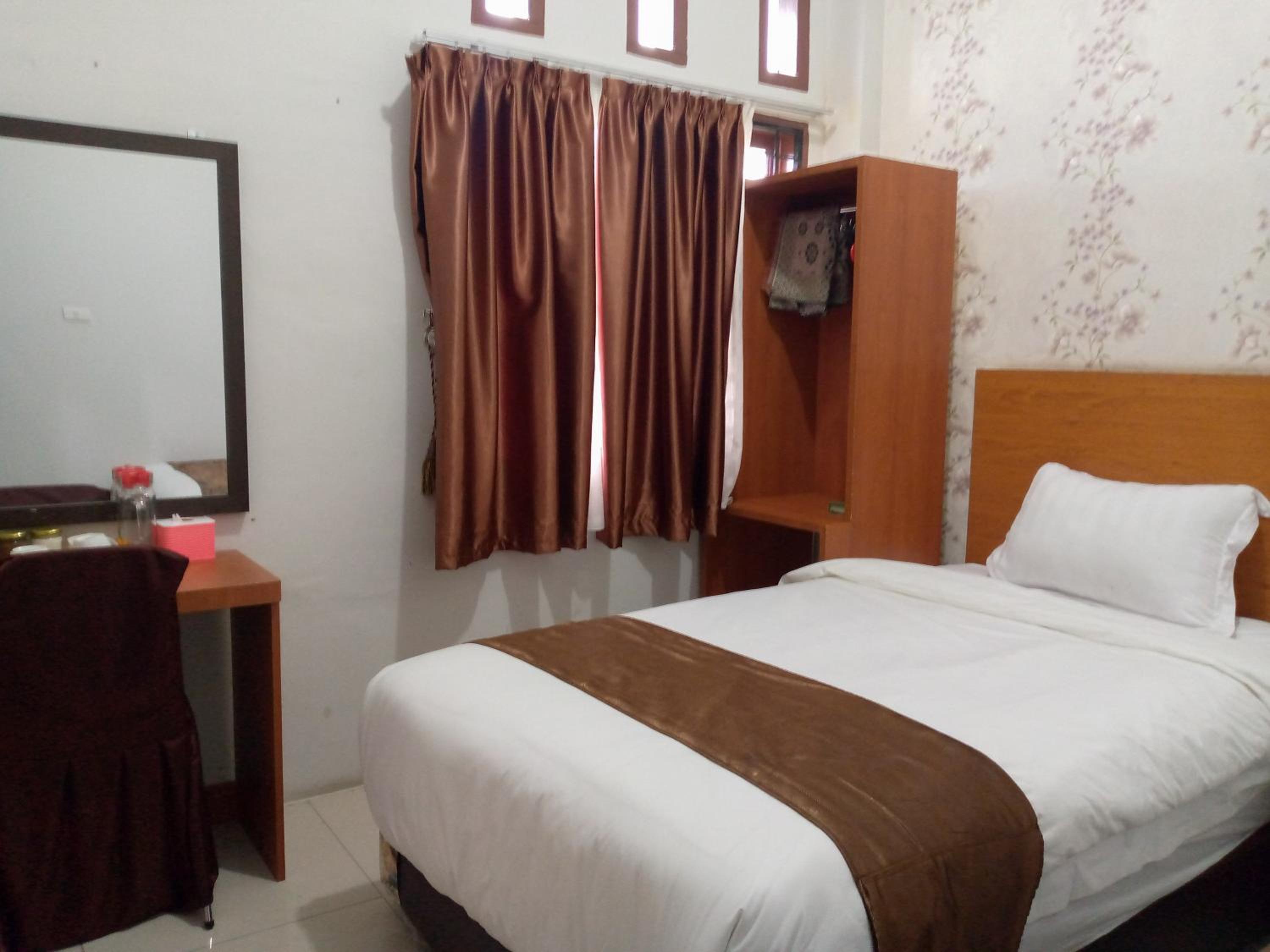 Twin Room - Photo 1