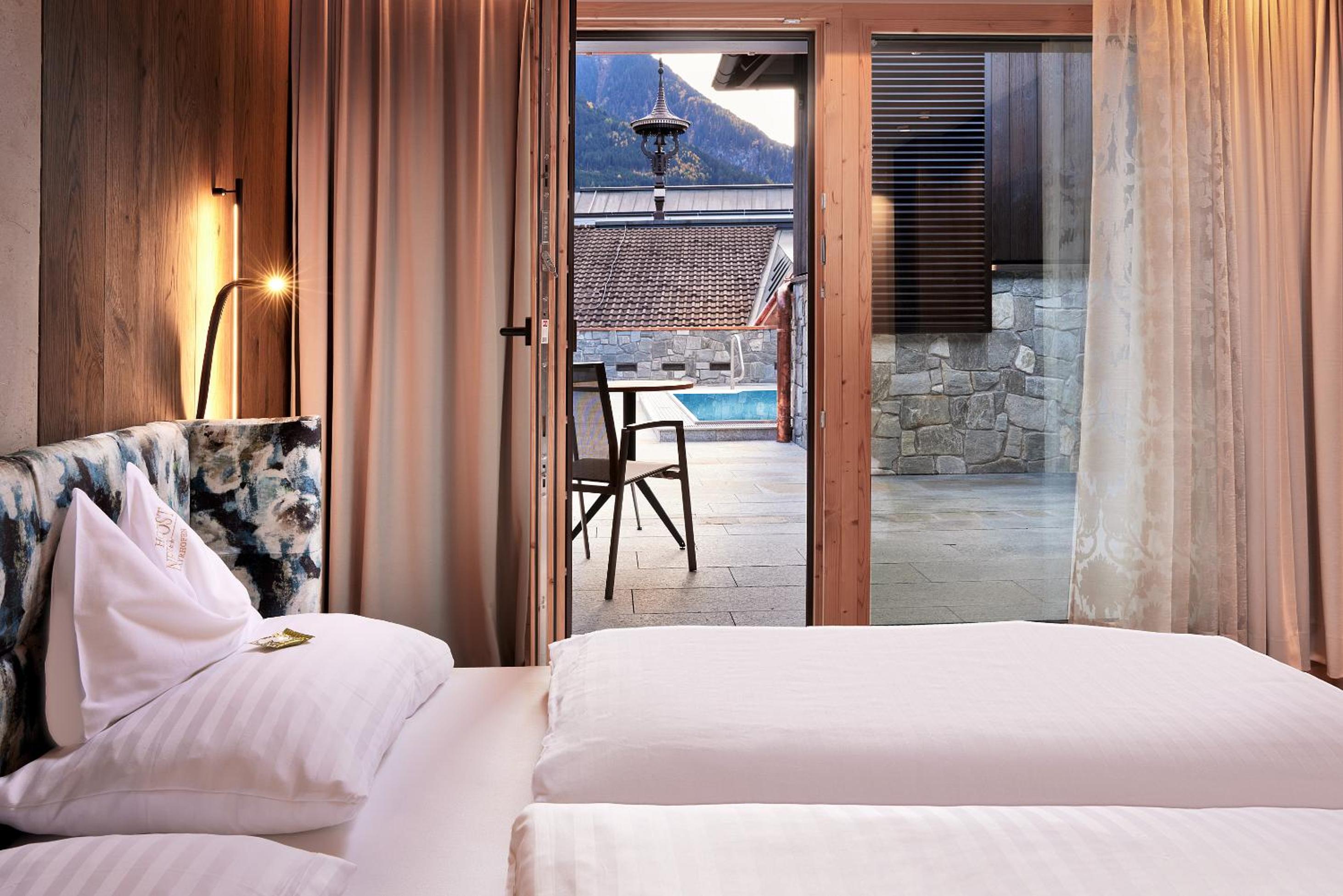 Suite with Pool View - Photo 1