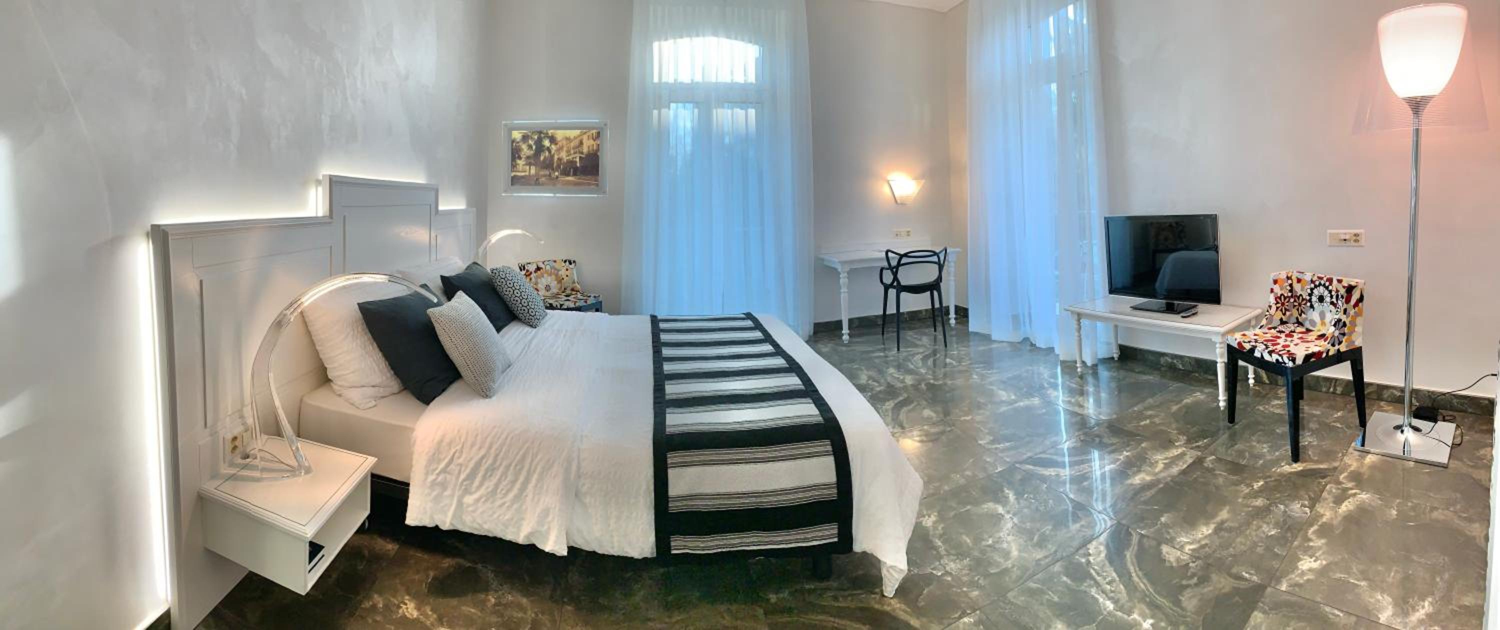 Superior Top Twin Room with Park View photo 3