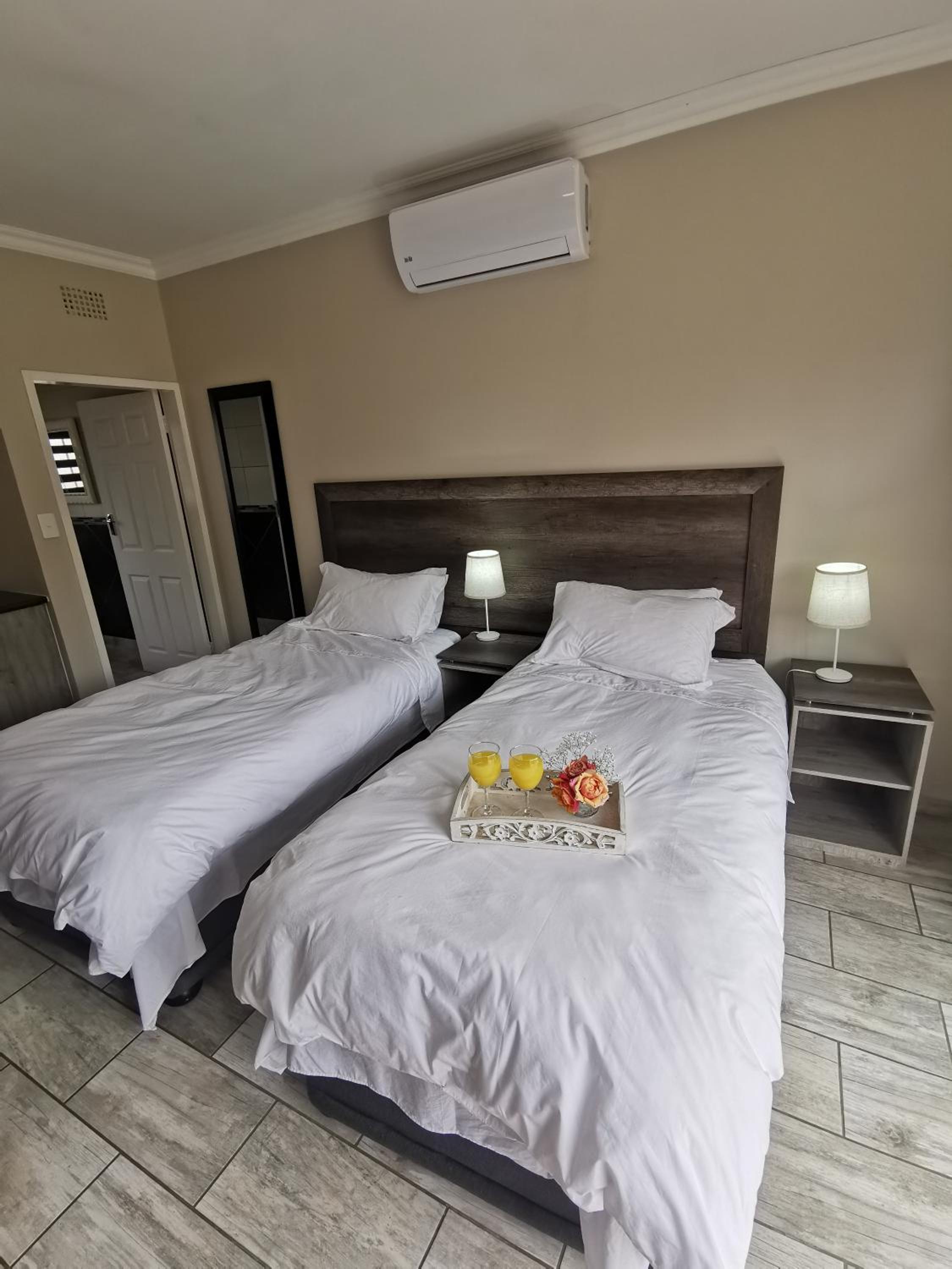 Deluxe Twin Room photo 2