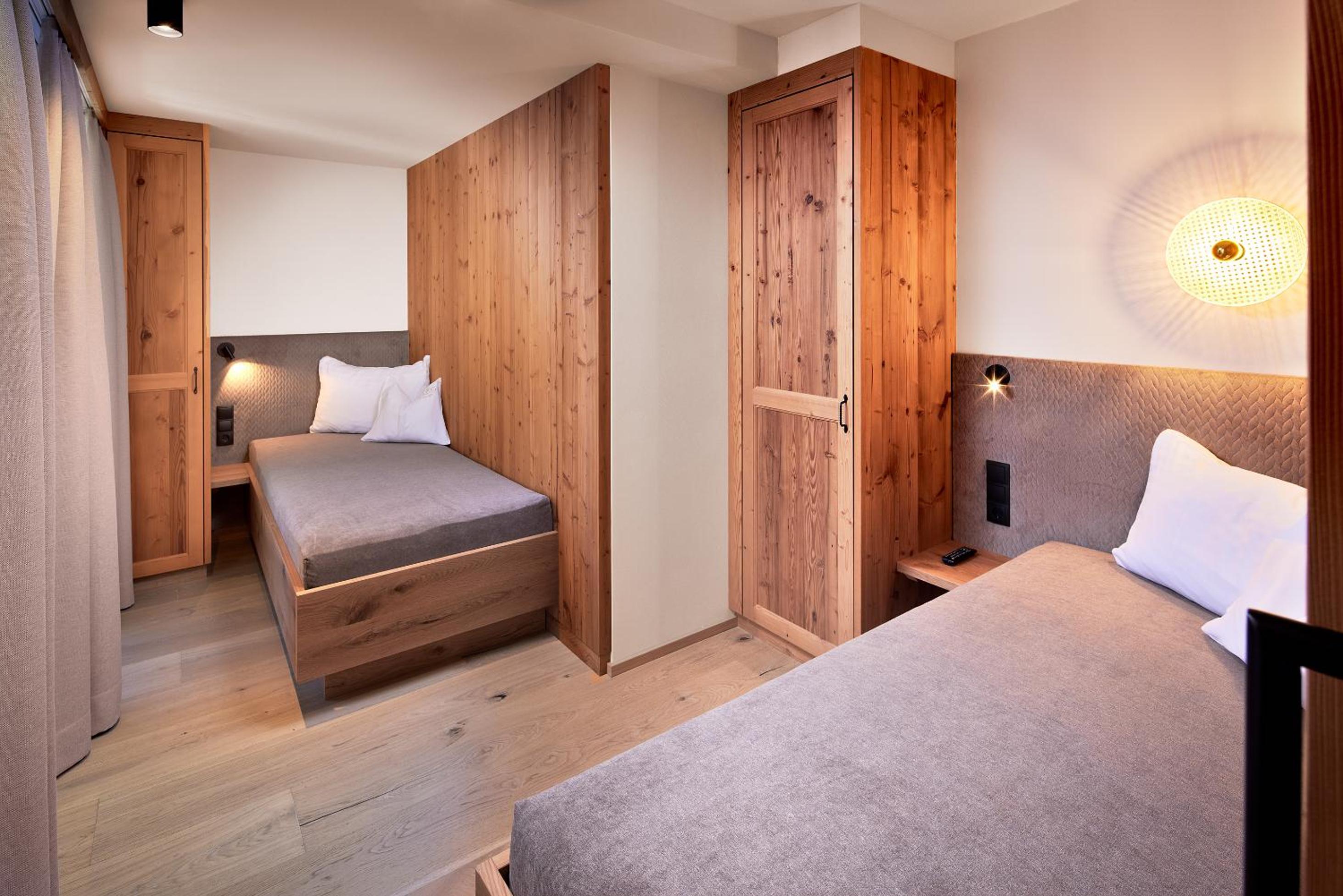 Two-Bedroom Suite - Photo 4